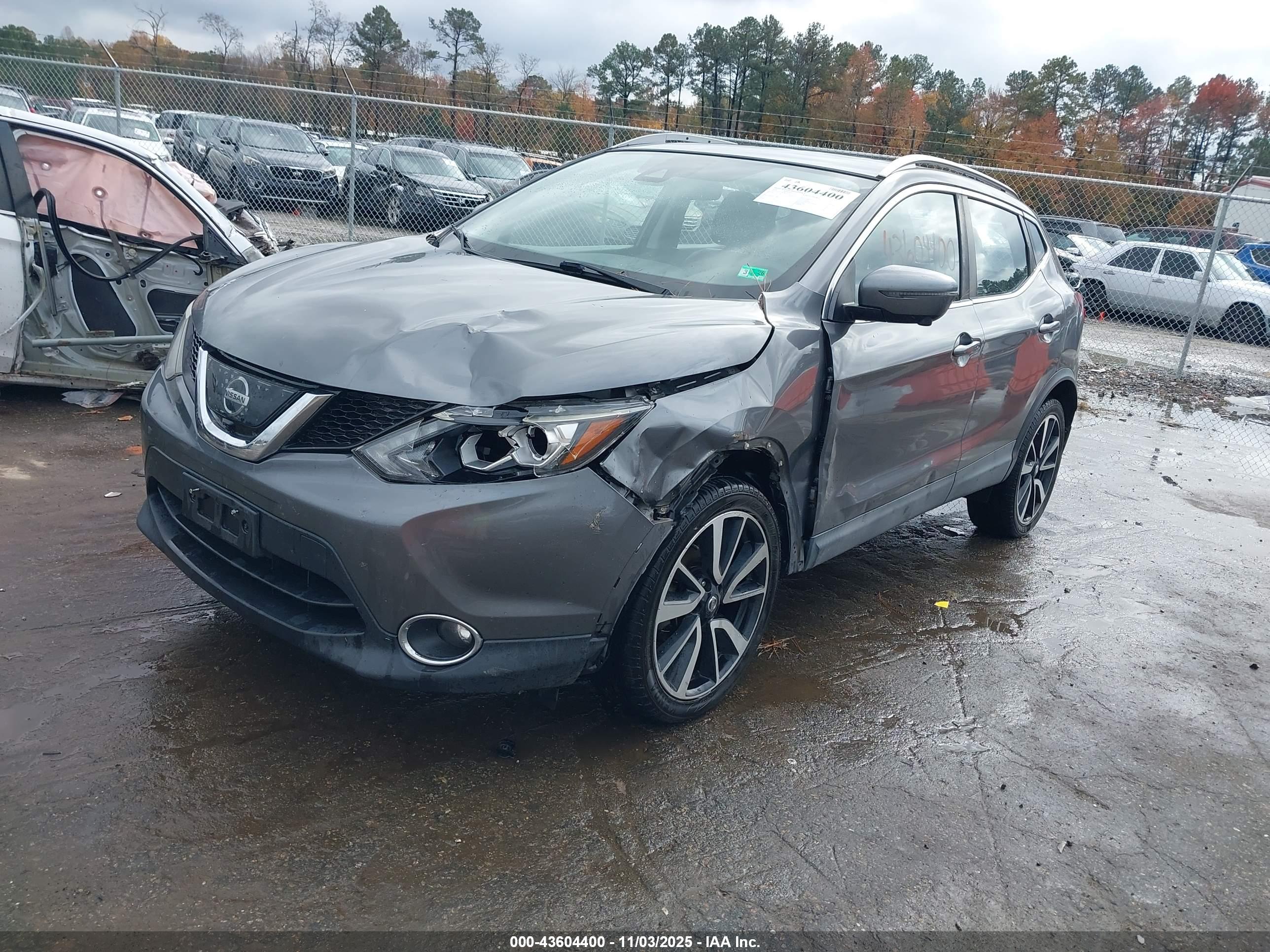 NISSAN ROGUE image 2