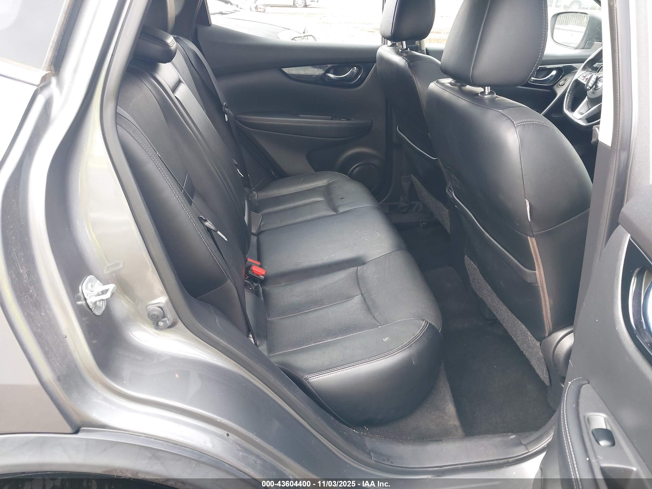 NISSAN ROGUE image 8