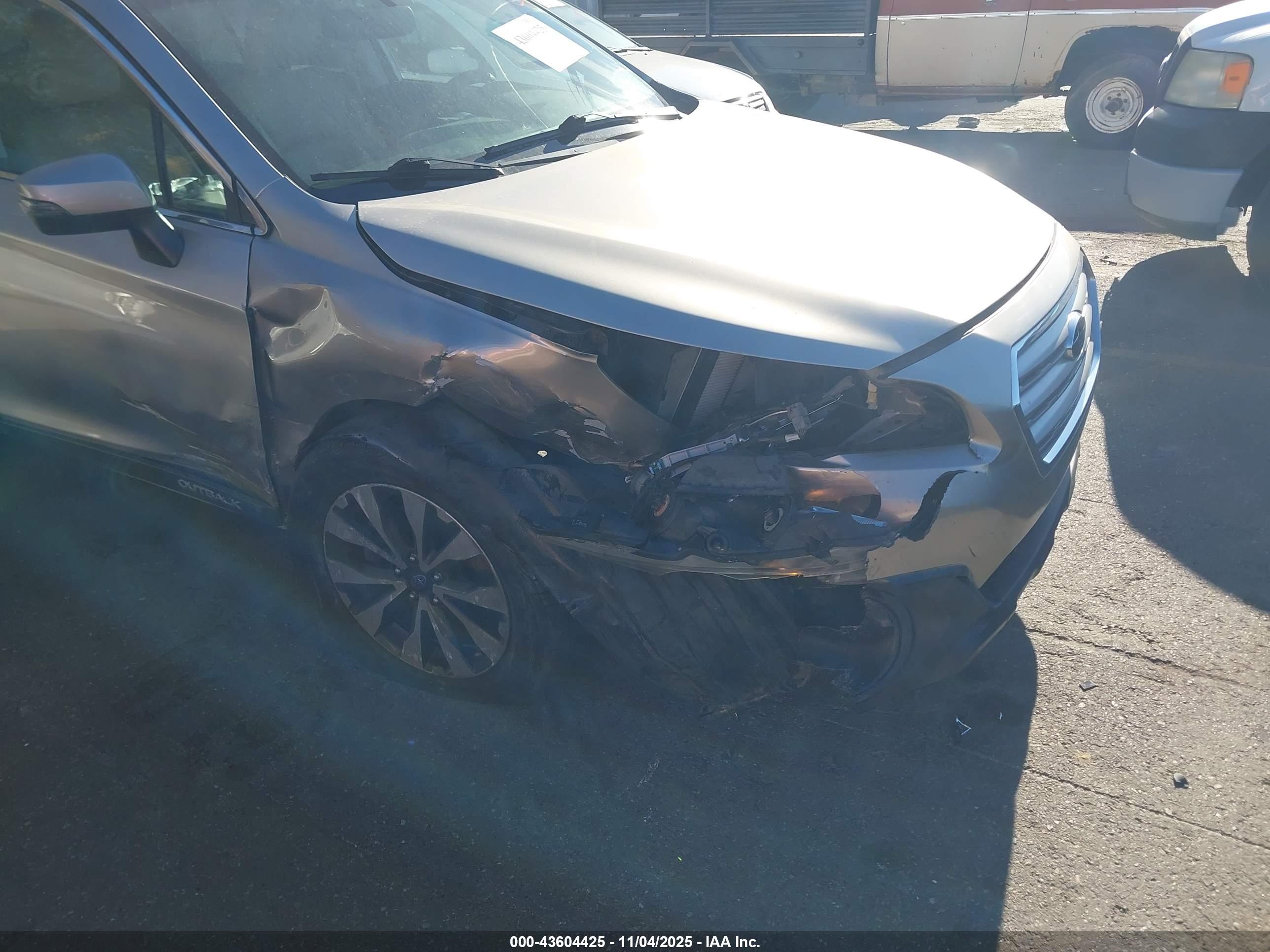 SUBARU OUTBACK image 6