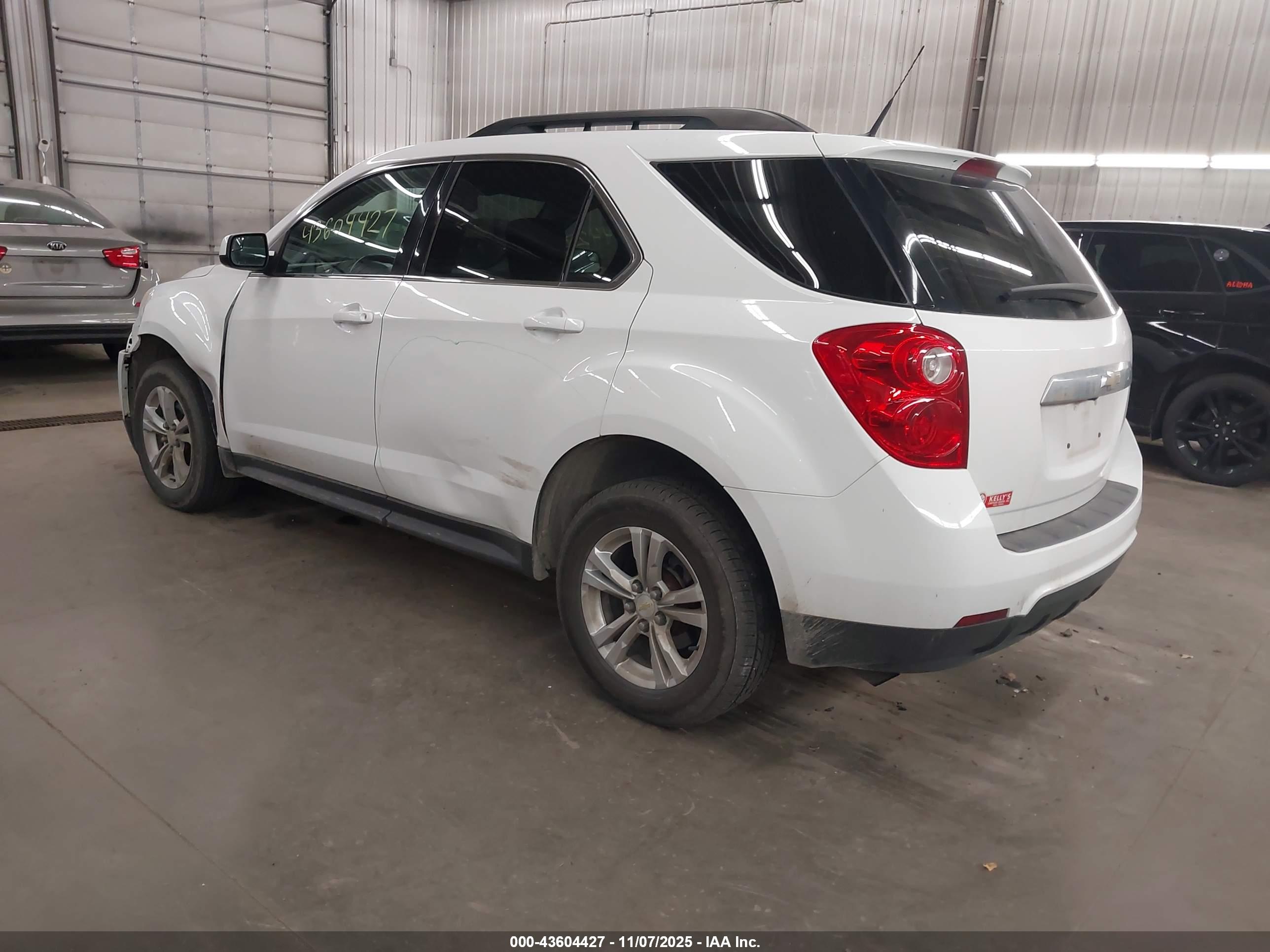 CHEVROLET EQUINOX image 3