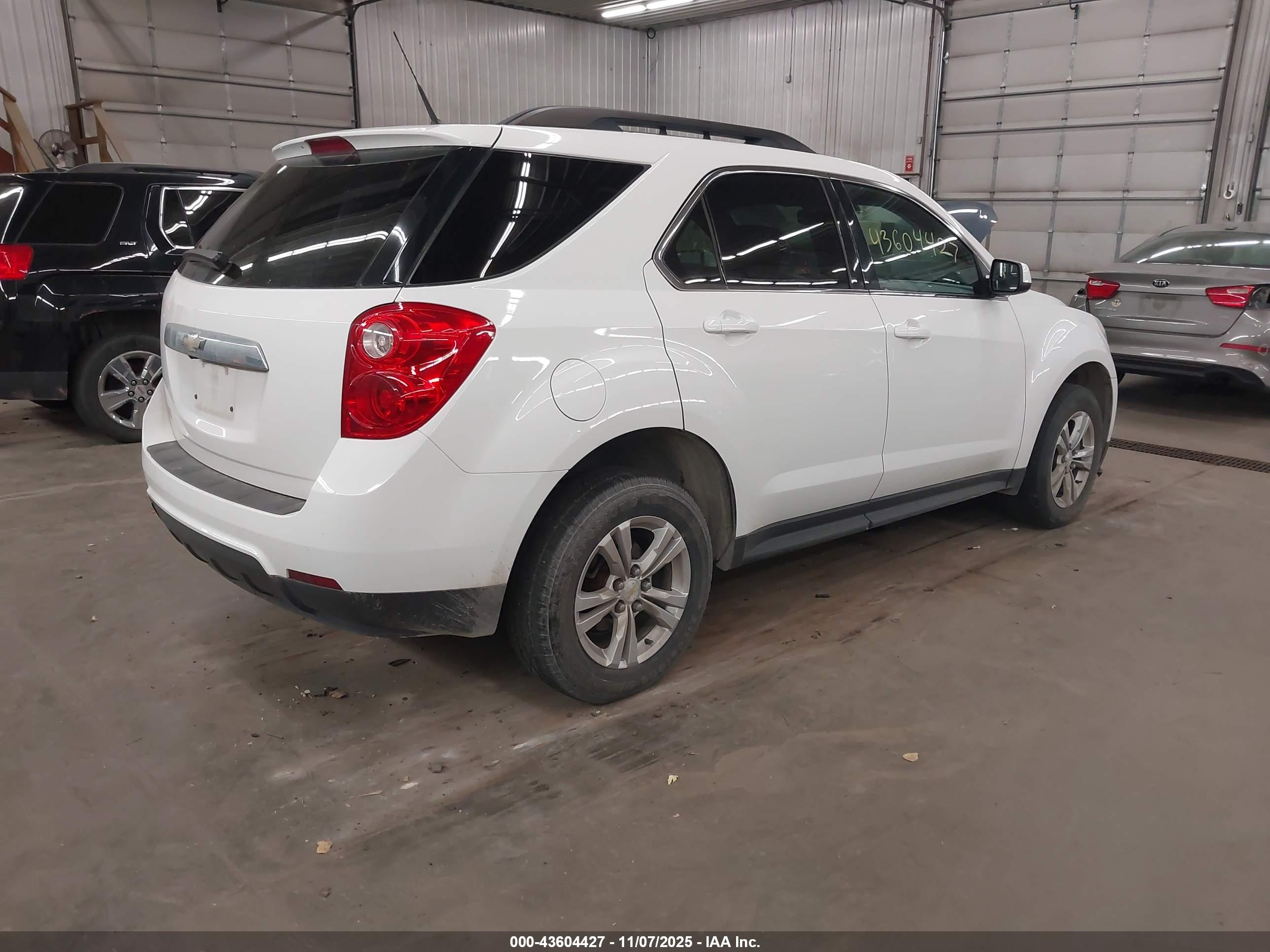 CHEVROLET EQUINOX image 4