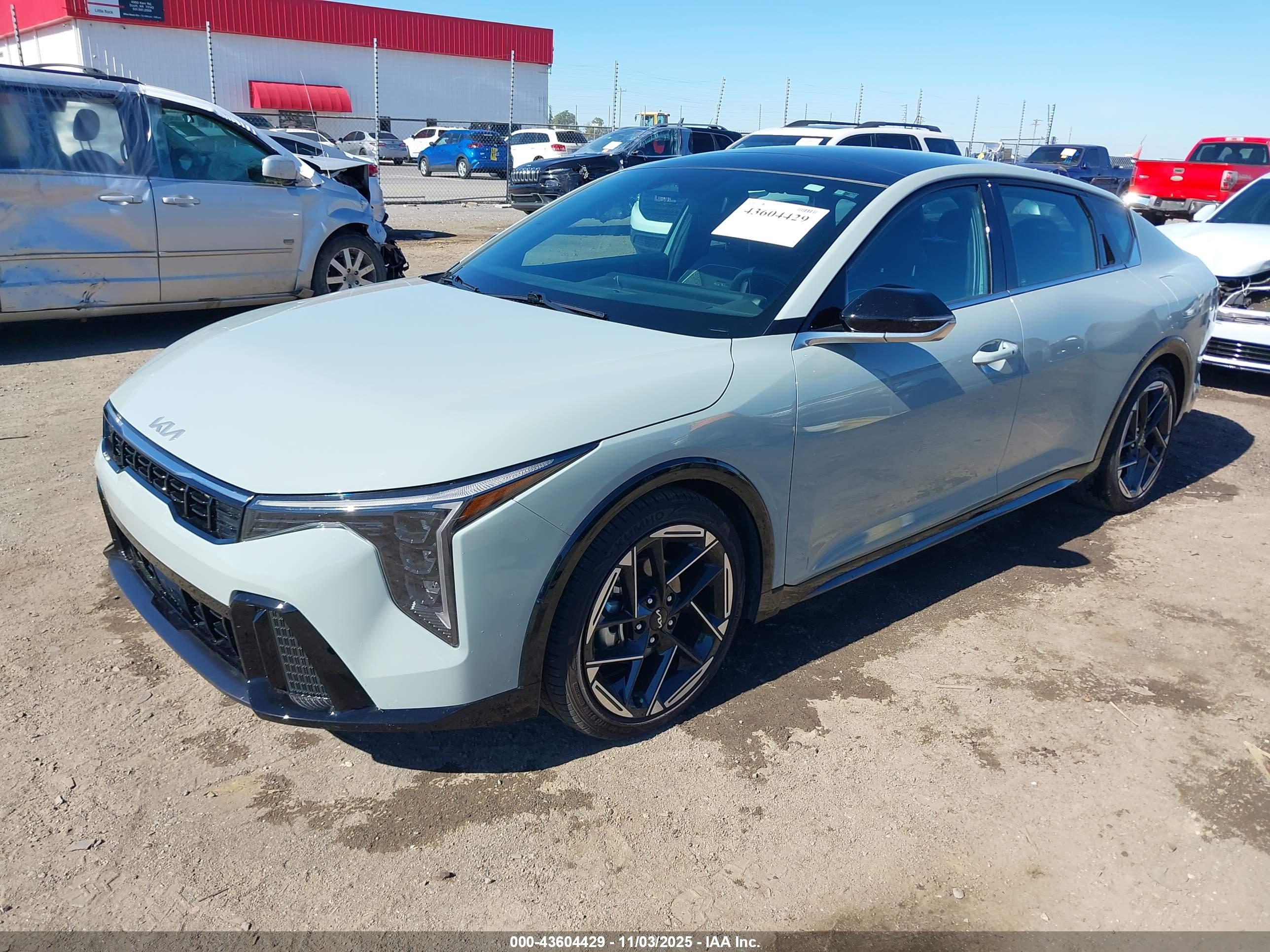 KIA K4 image 2