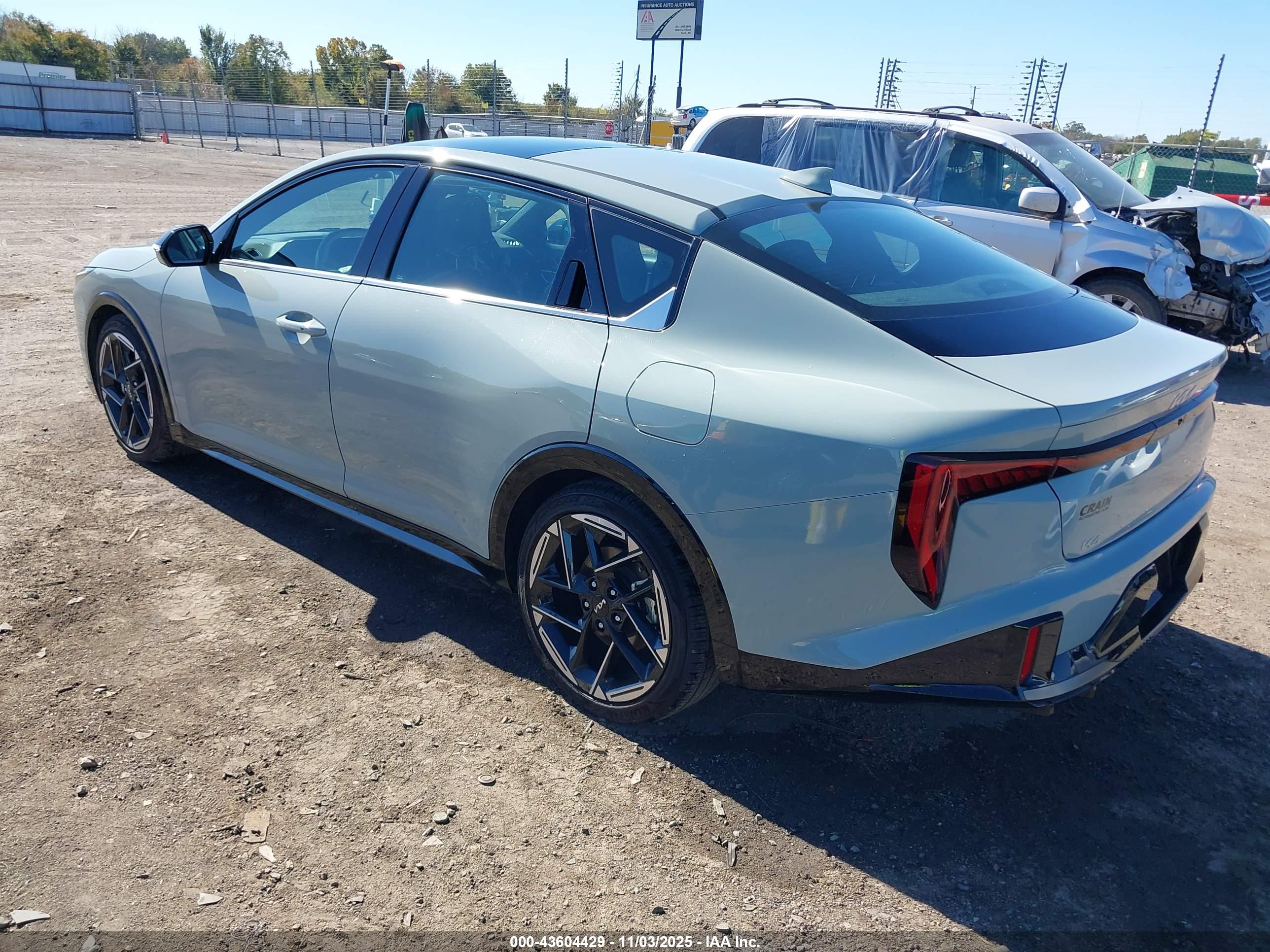 KIA K4 image 3