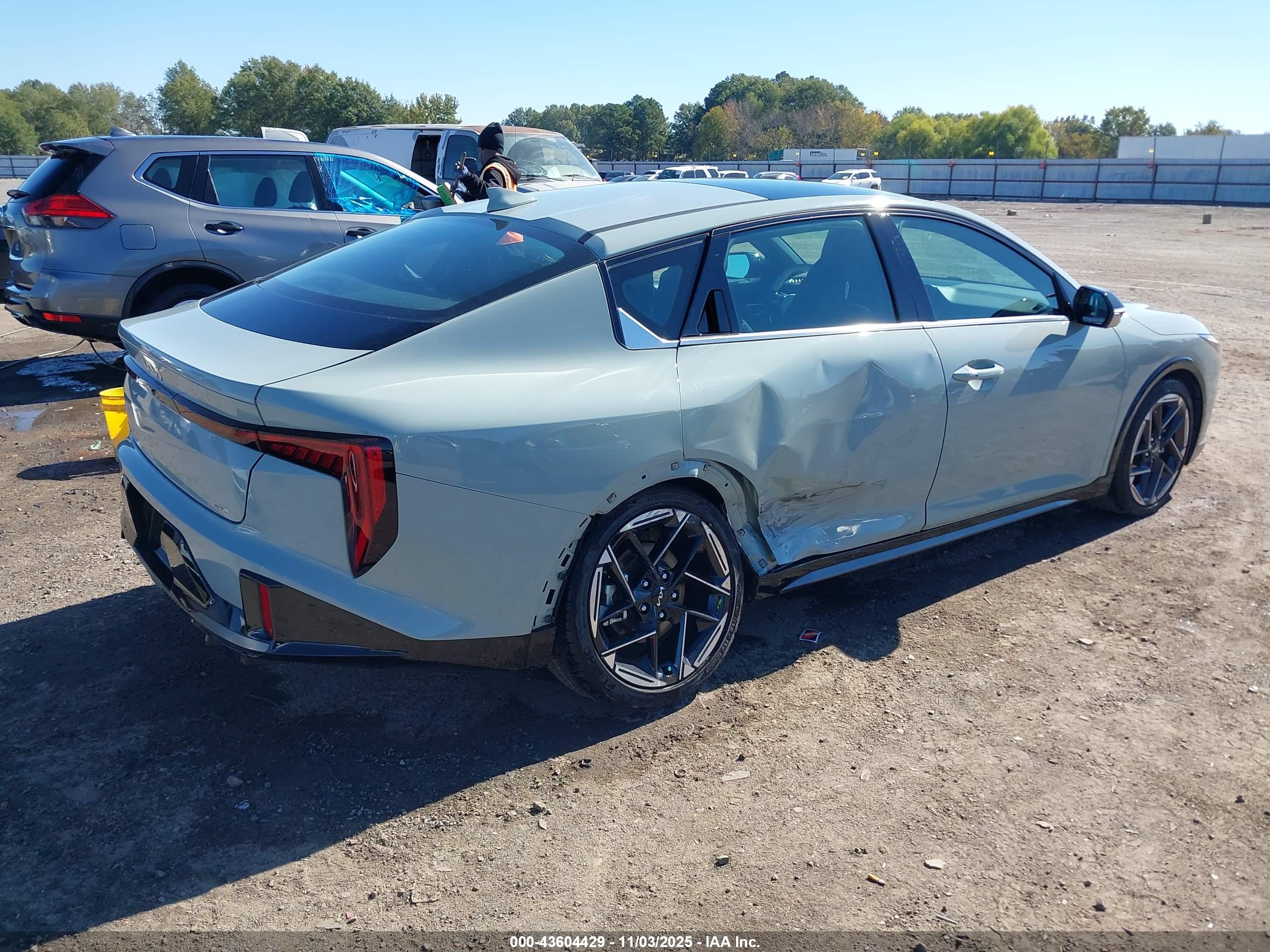 KIA K4 image 4