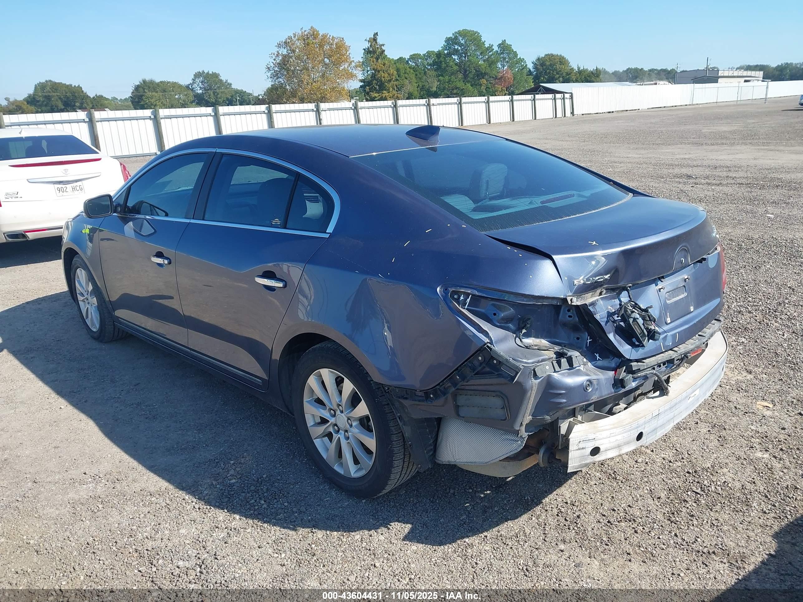 BUICK LACROSSE image 3