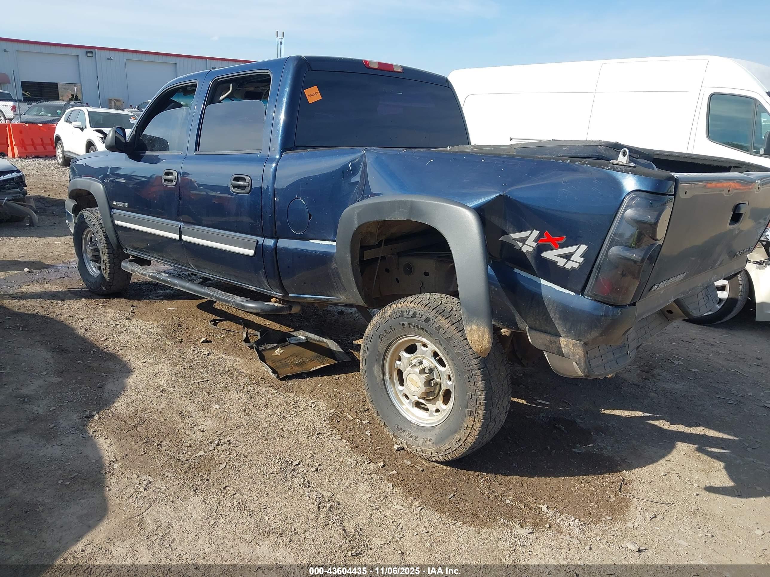 CHEVROLET SILVERADO image 3