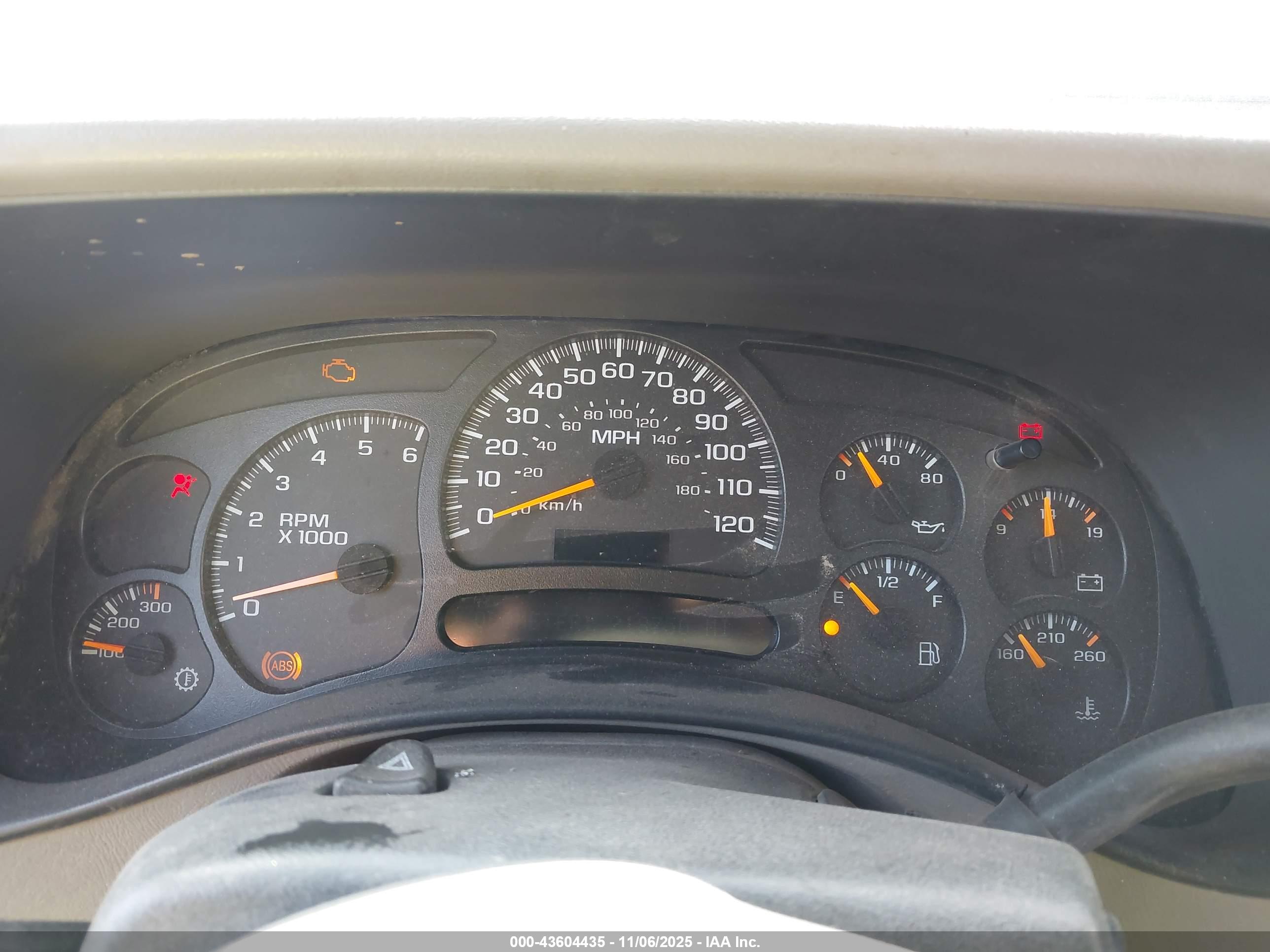 CHEVROLET SILVERADO image 7