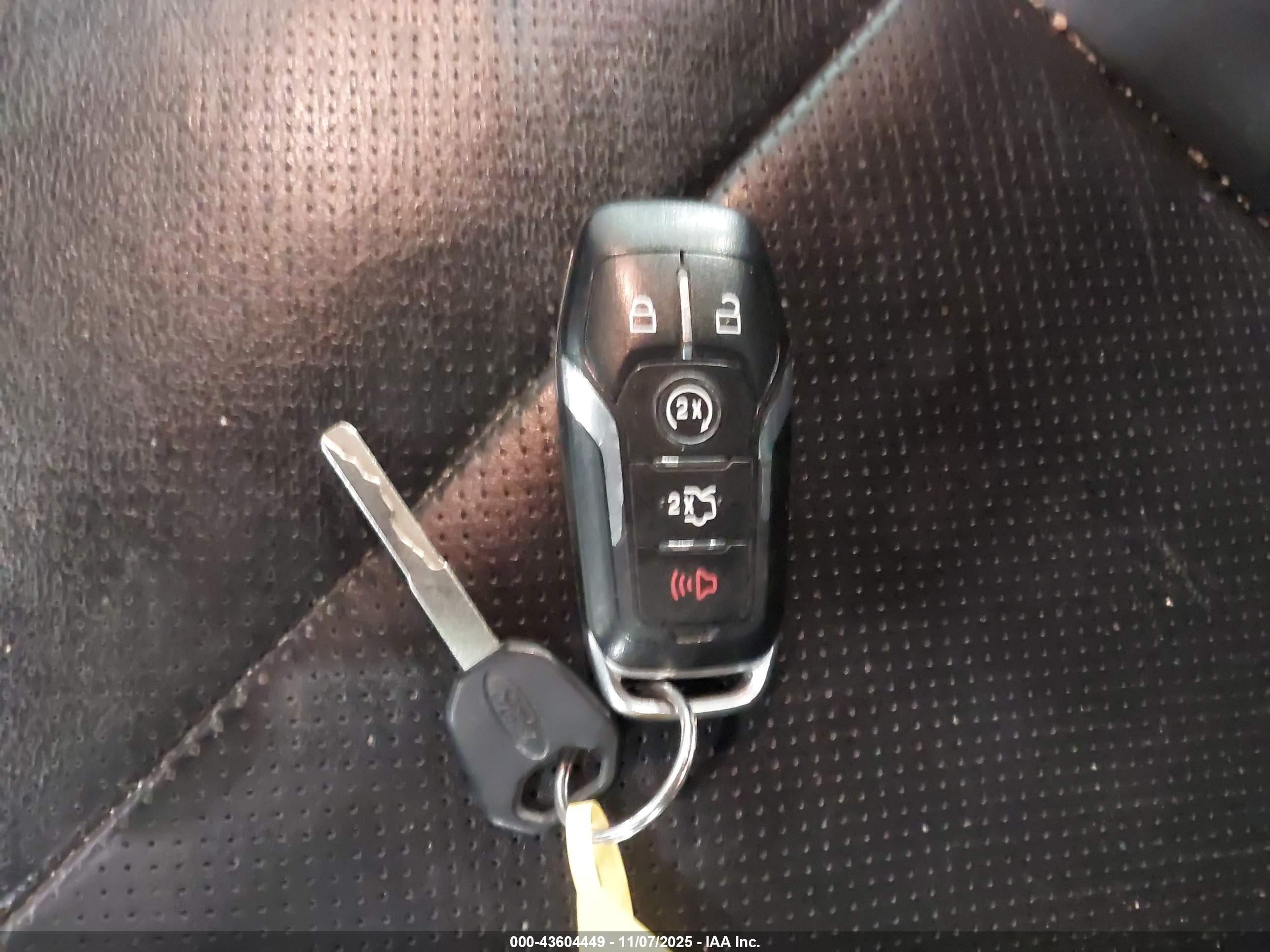 FORD EXPLORER image 11
