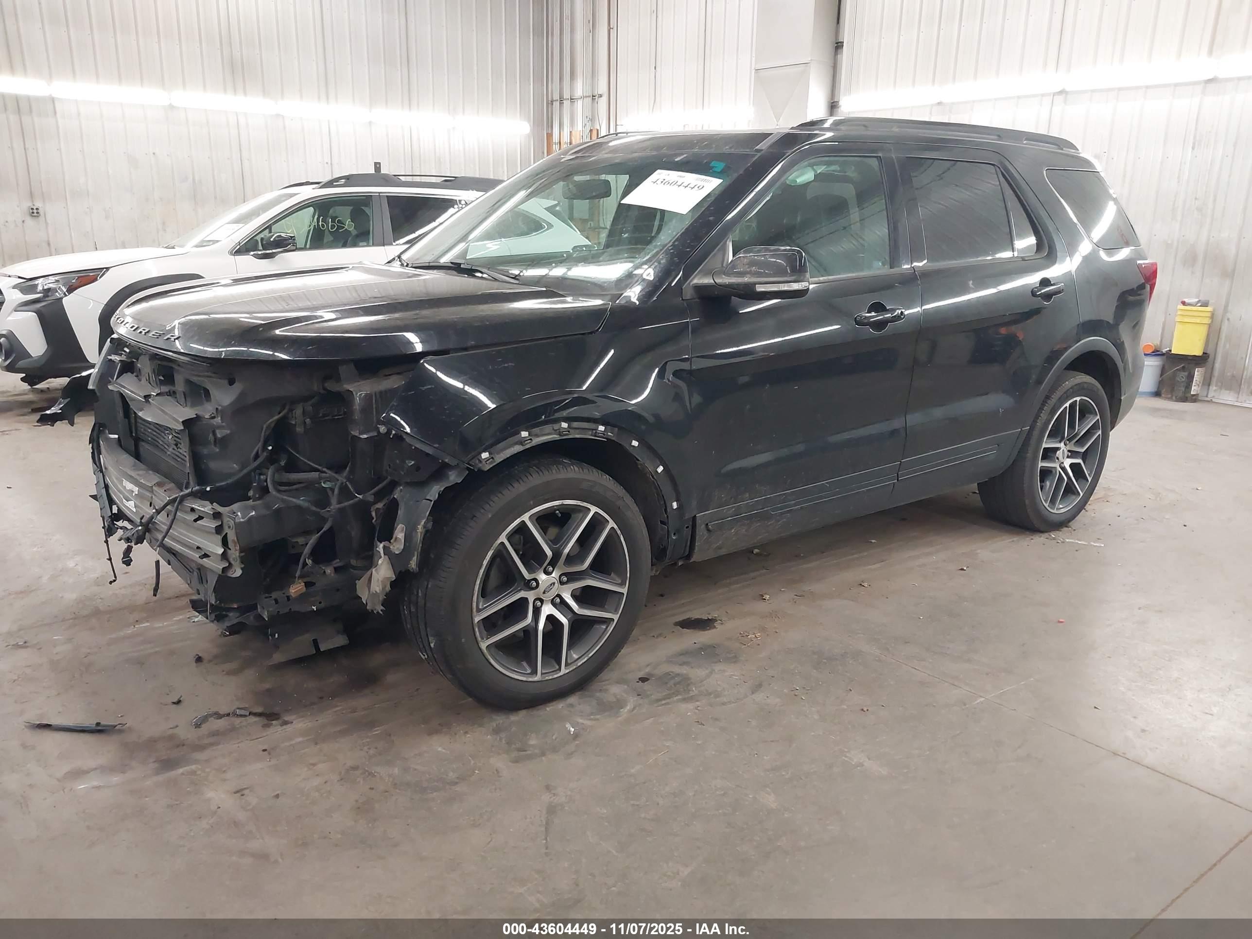FORD EXPLORER image 2
