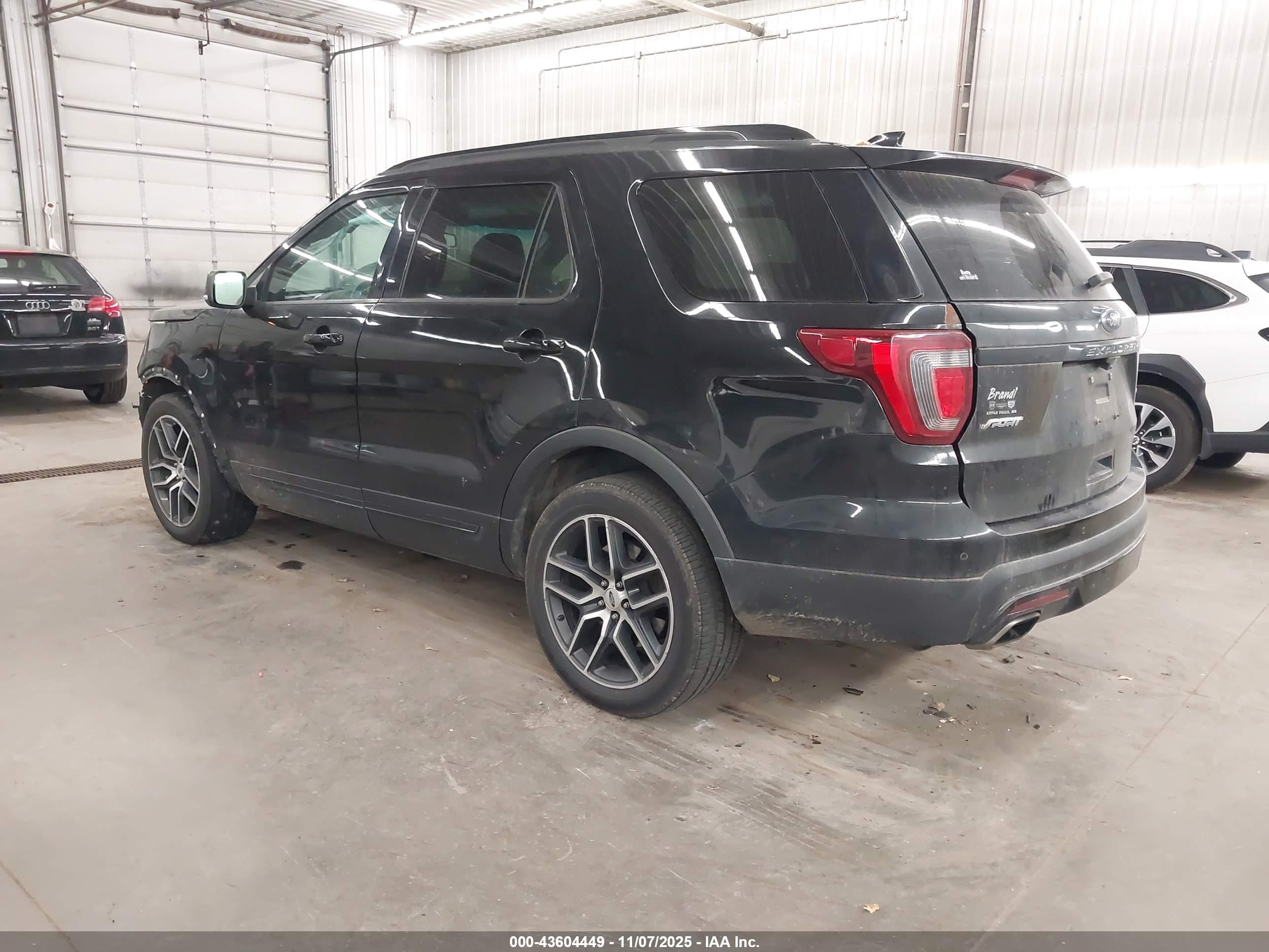 FORD EXPLORER image 3