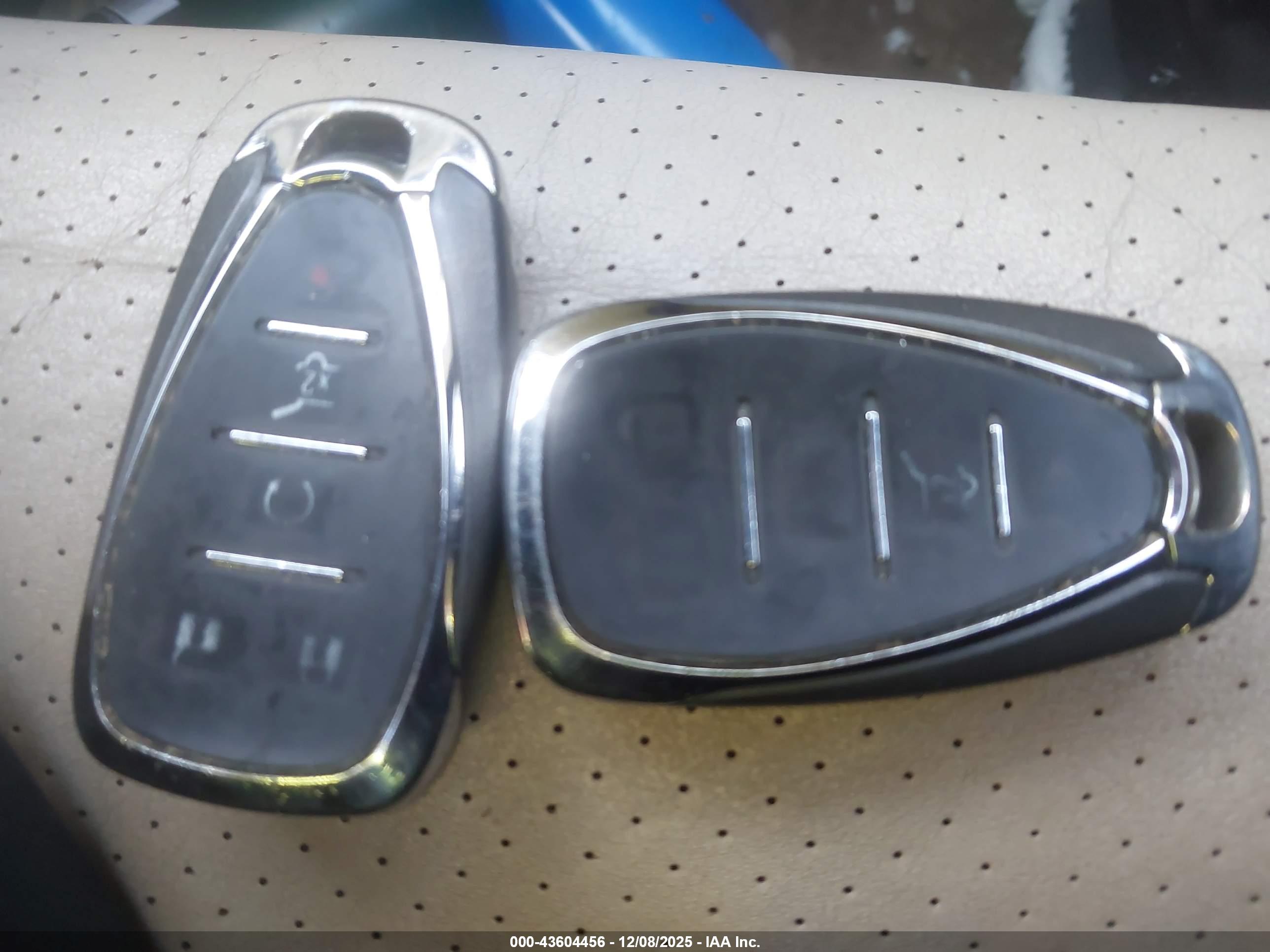 CHEVROLET EQUINOX image 11