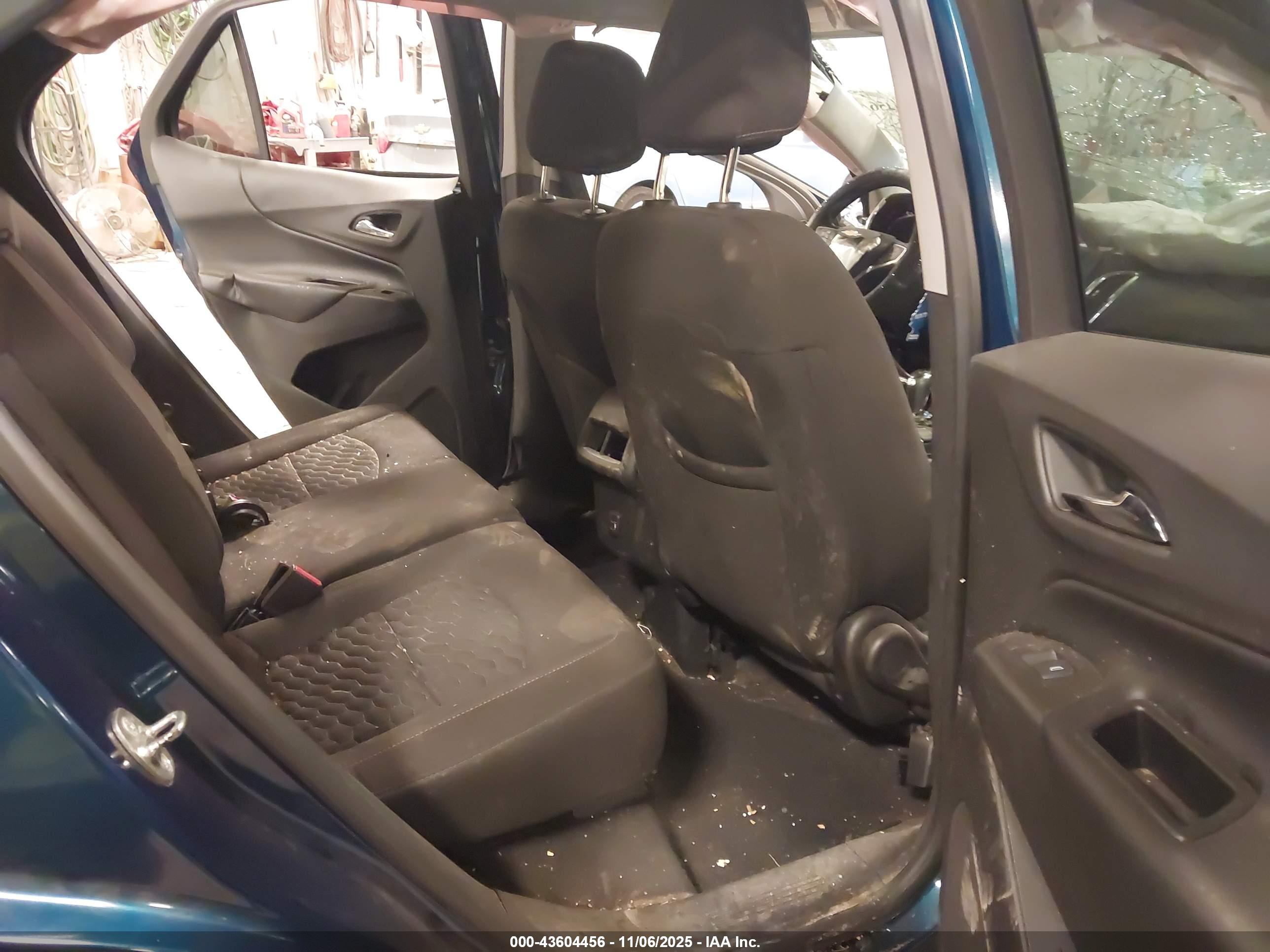 CHEVROLET EQUINOX image 8