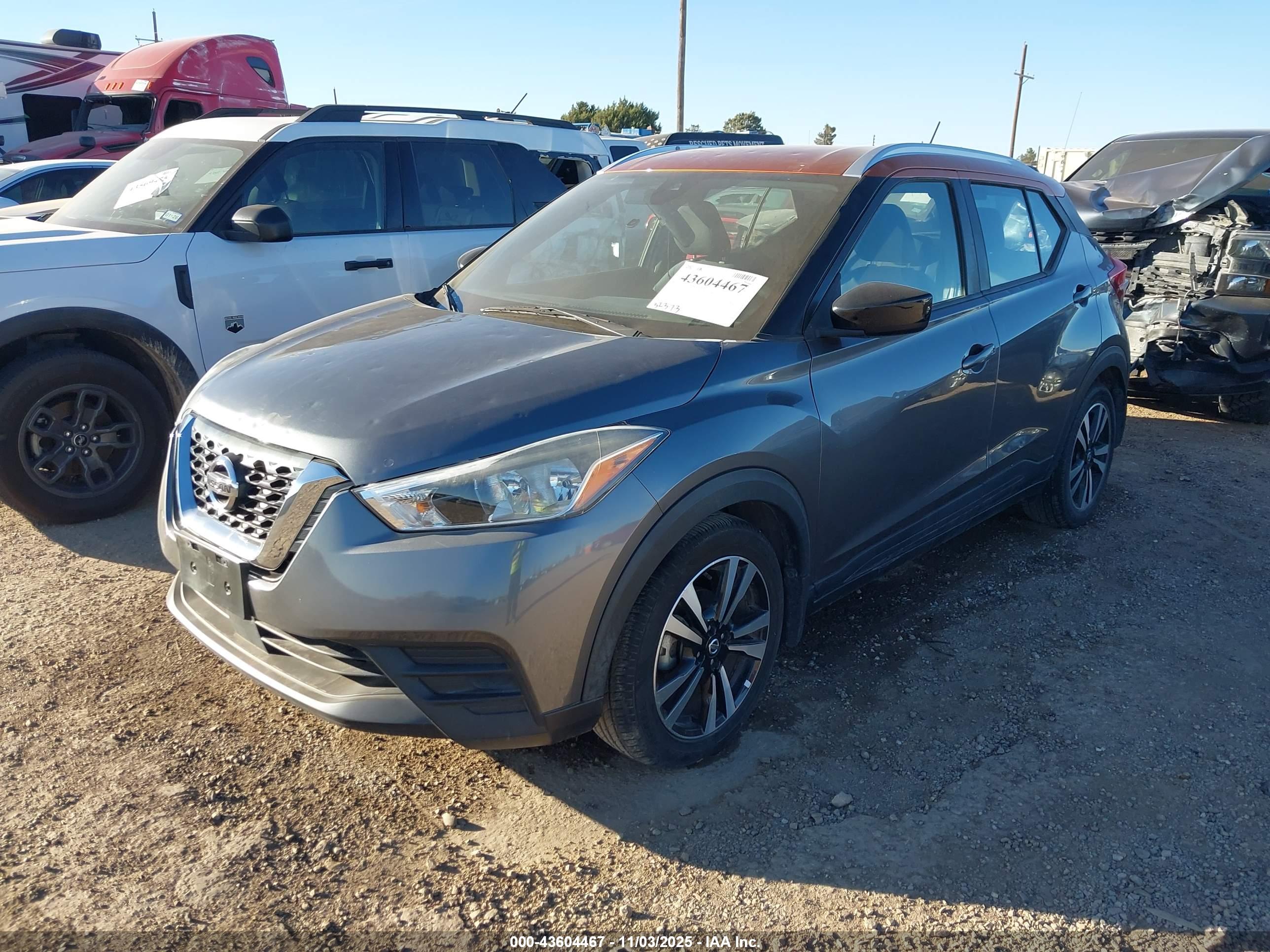 NISSAN KICKS image 2