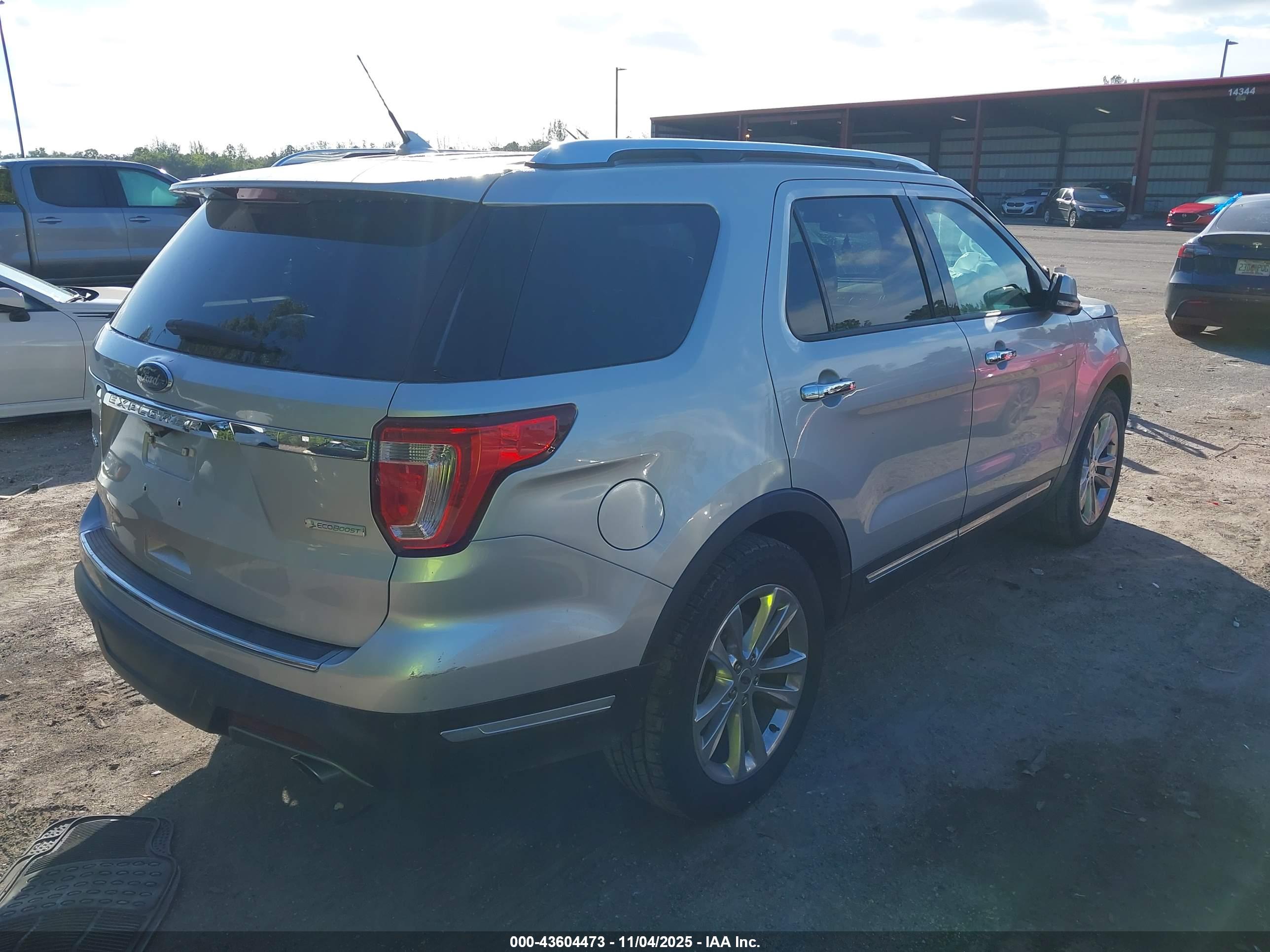 FORD EXPLORER image 4