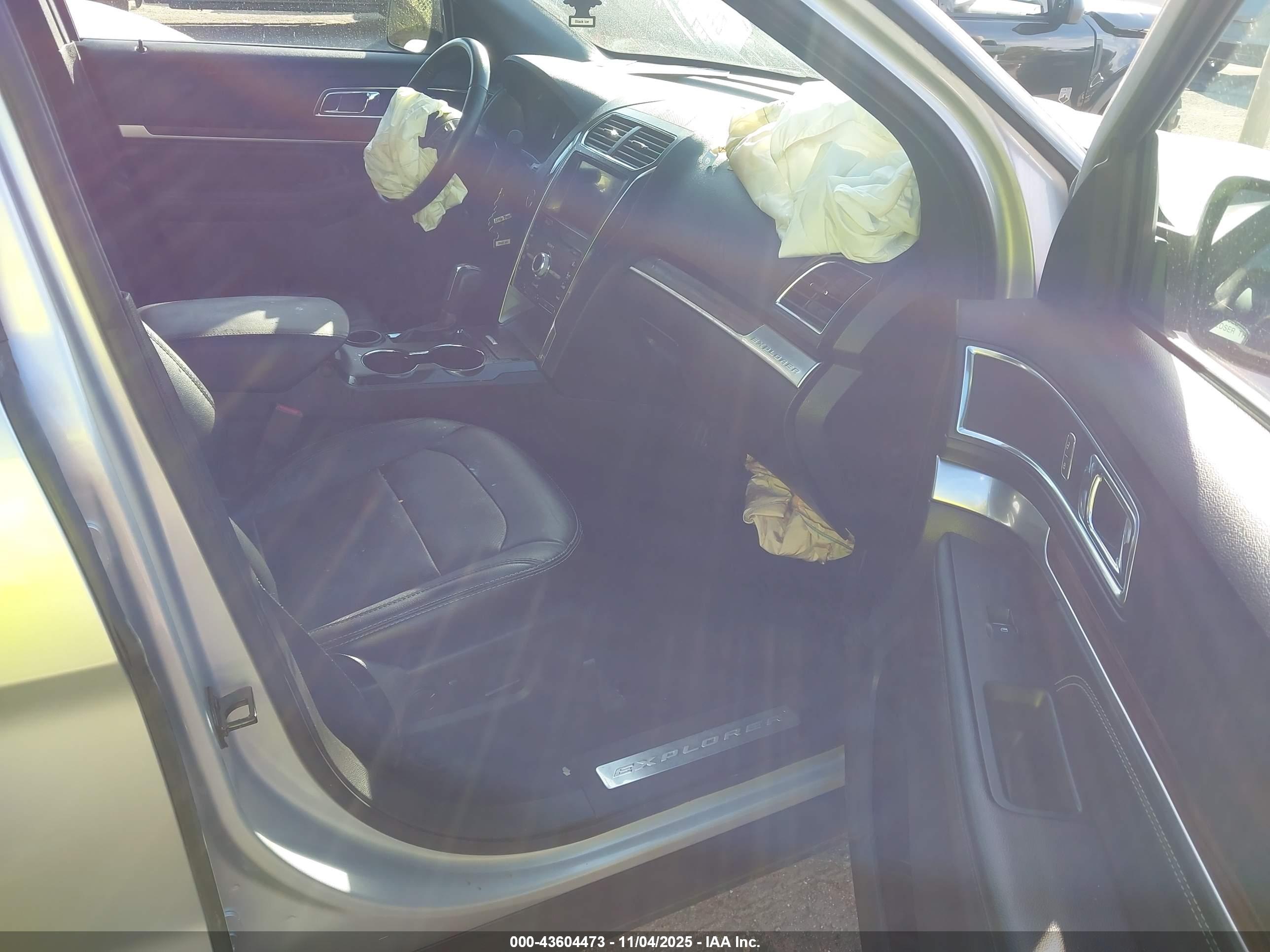FORD EXPLORER image 5