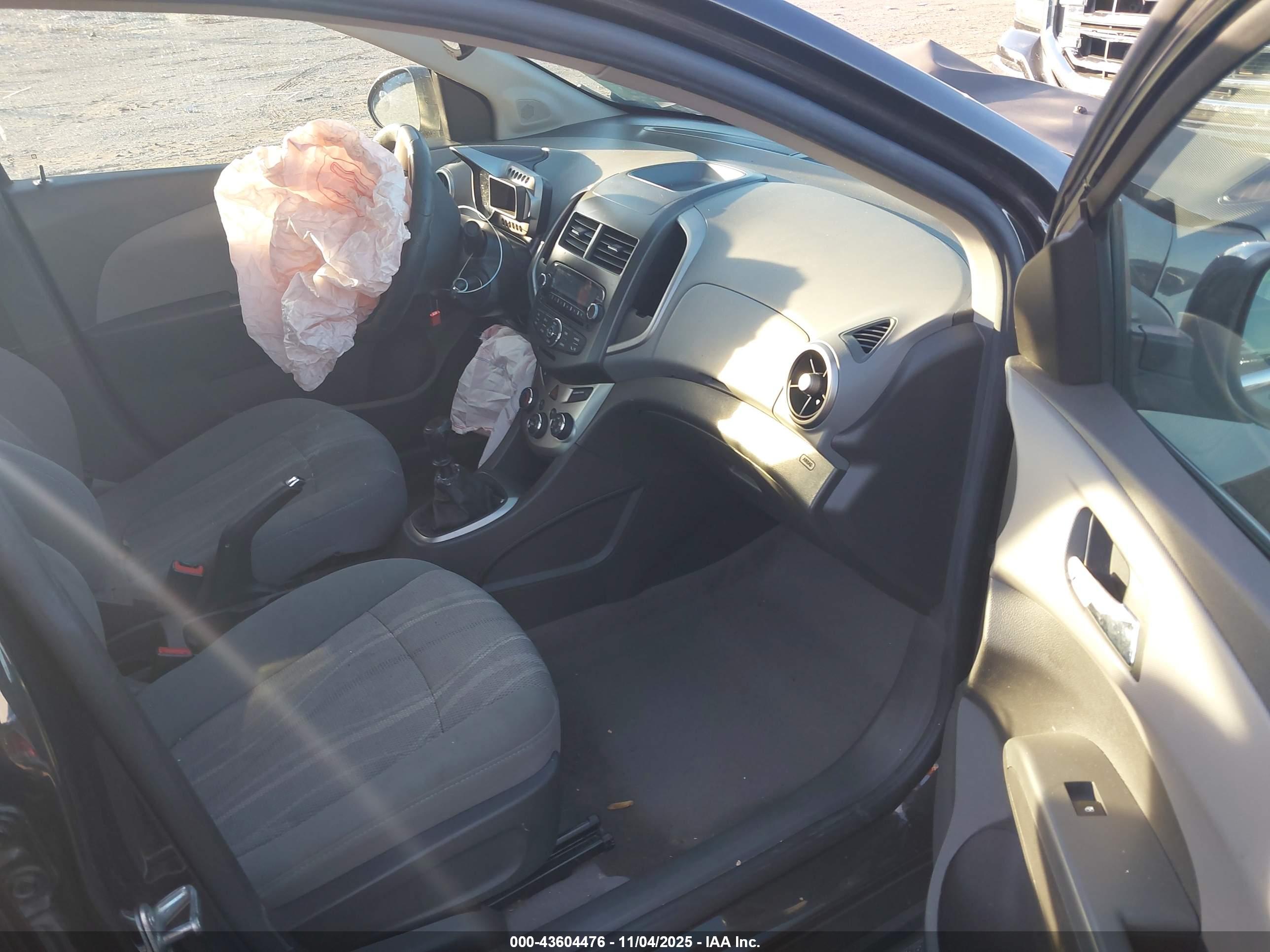 CHEVROLET SONIC image 5