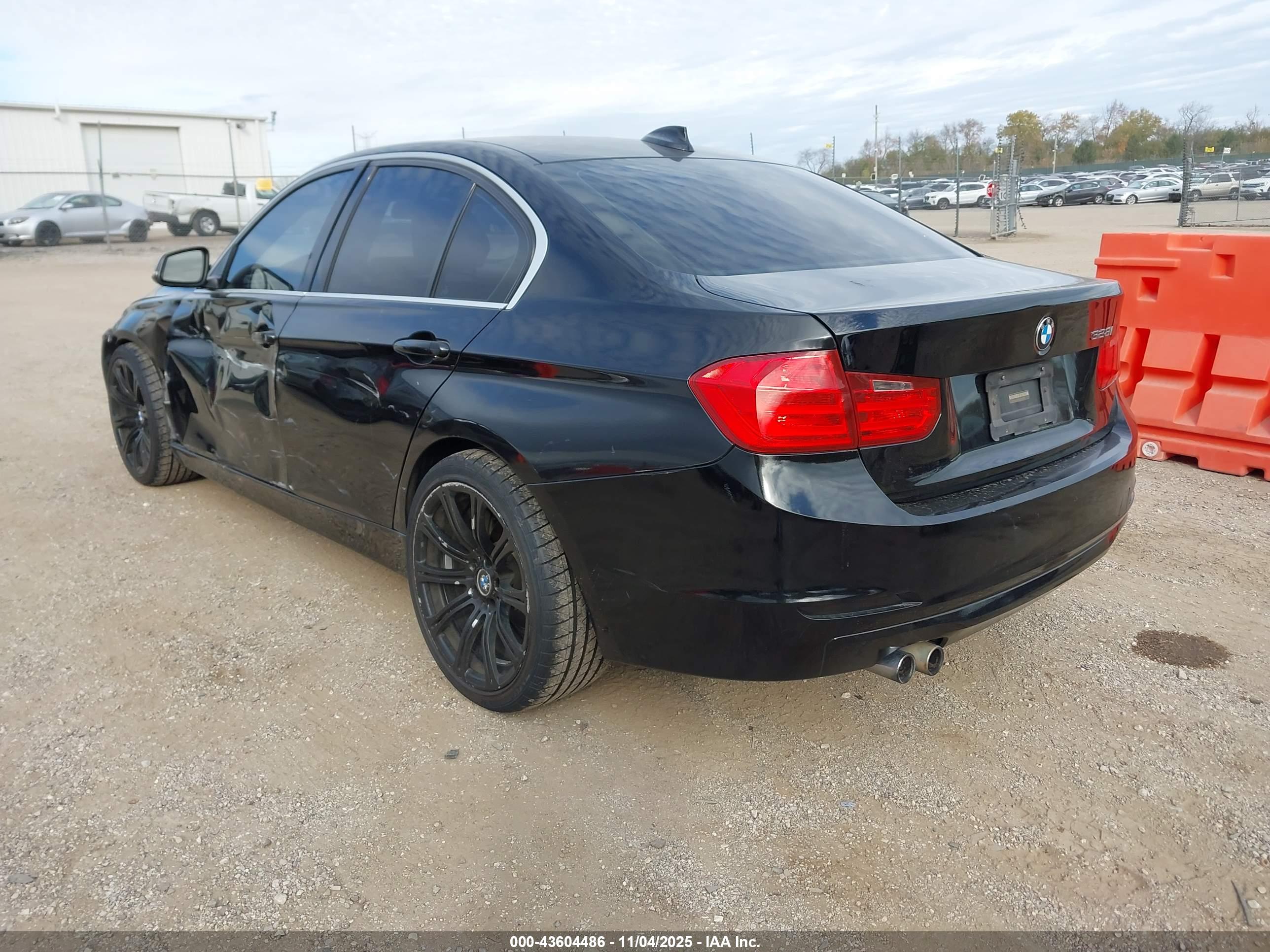 BMW 328I image 3