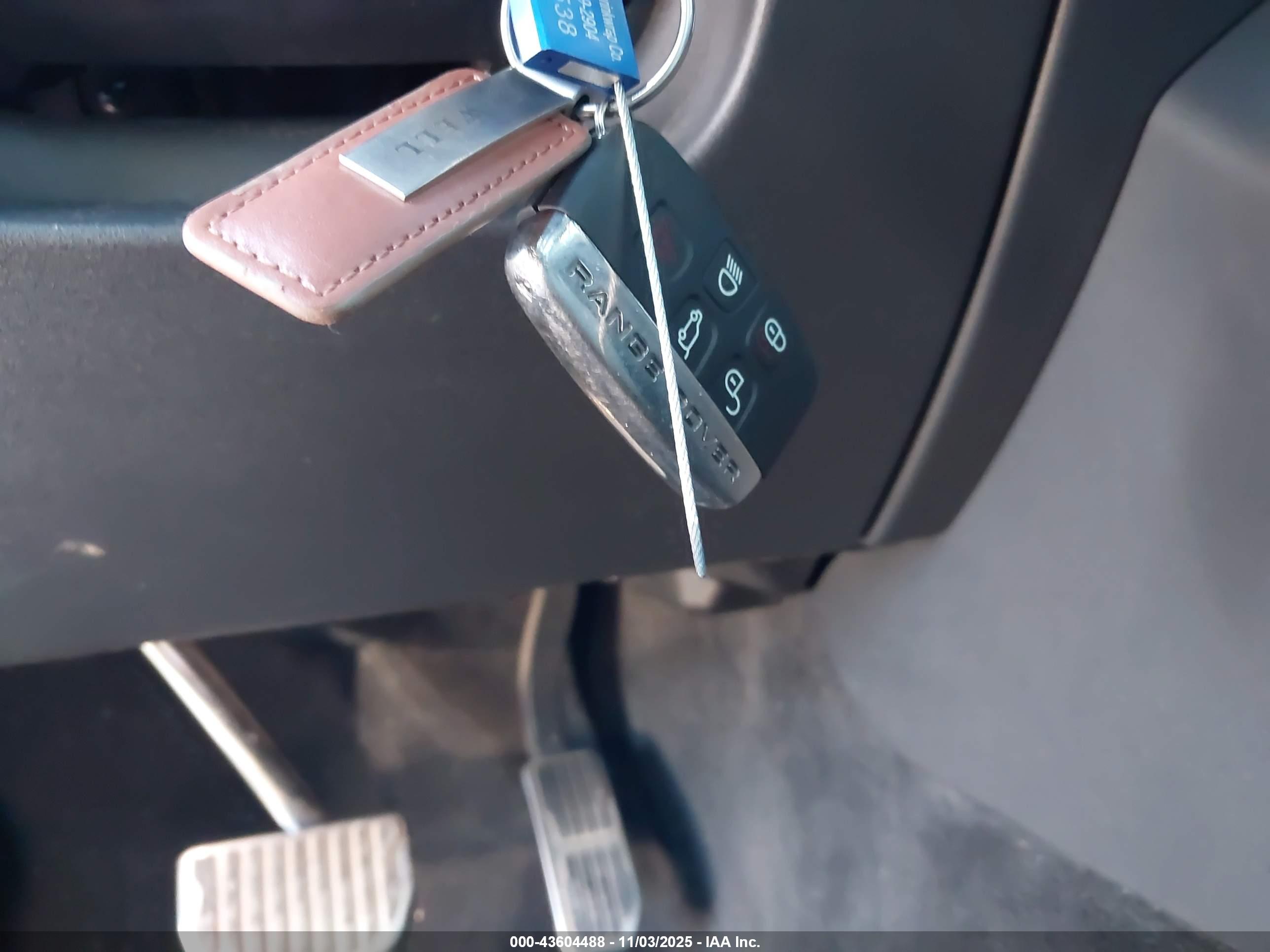 LAND ROVER image 11