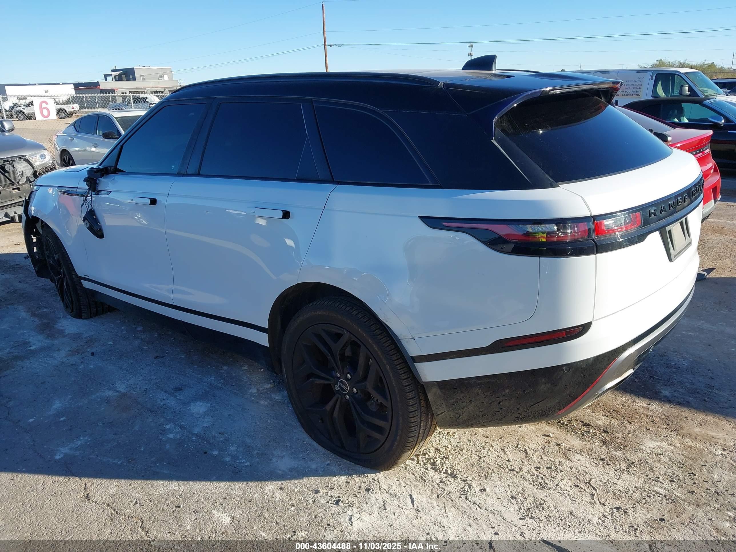 LAND ROVER image 3