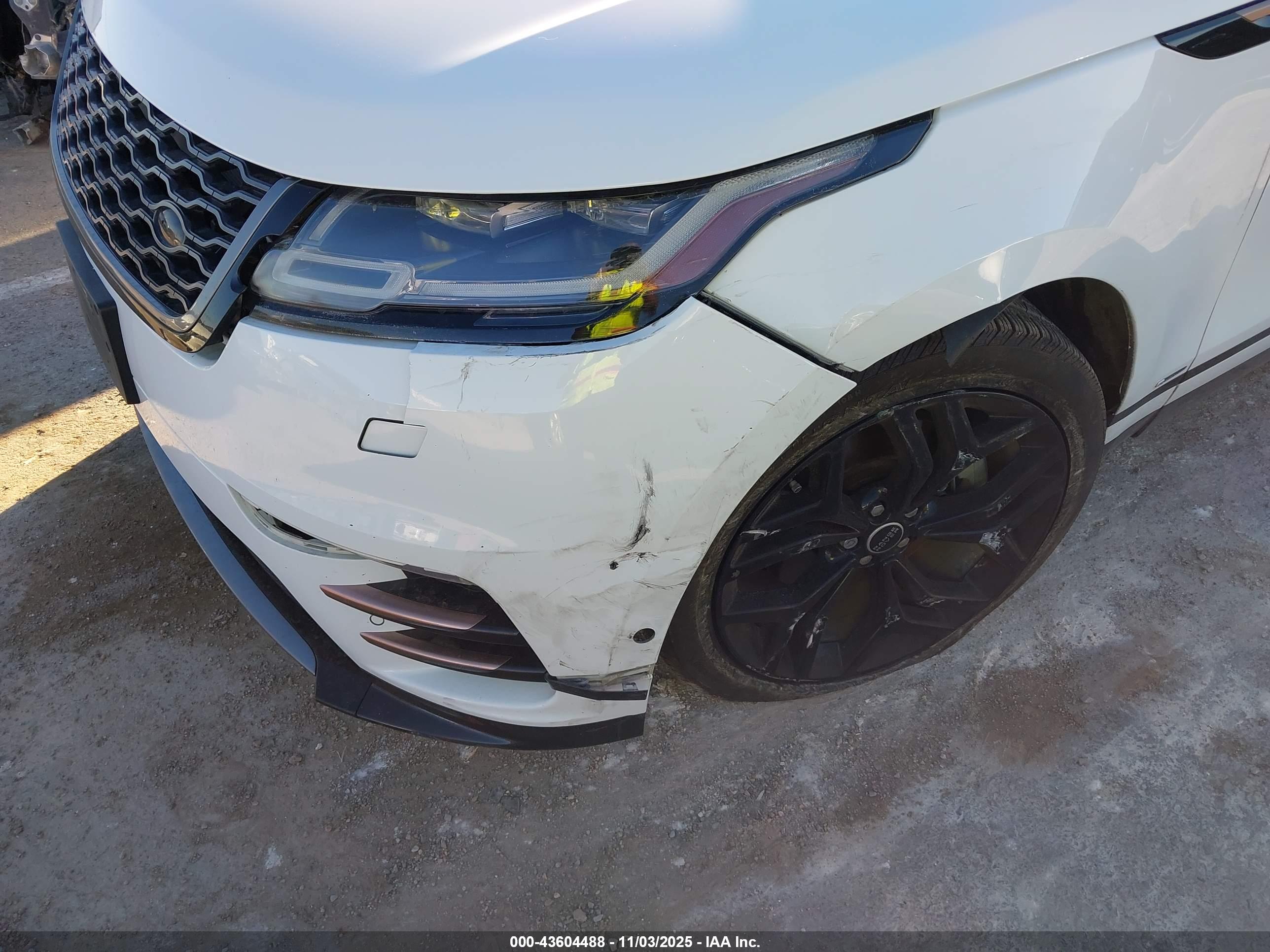 LAND ROVER image 6