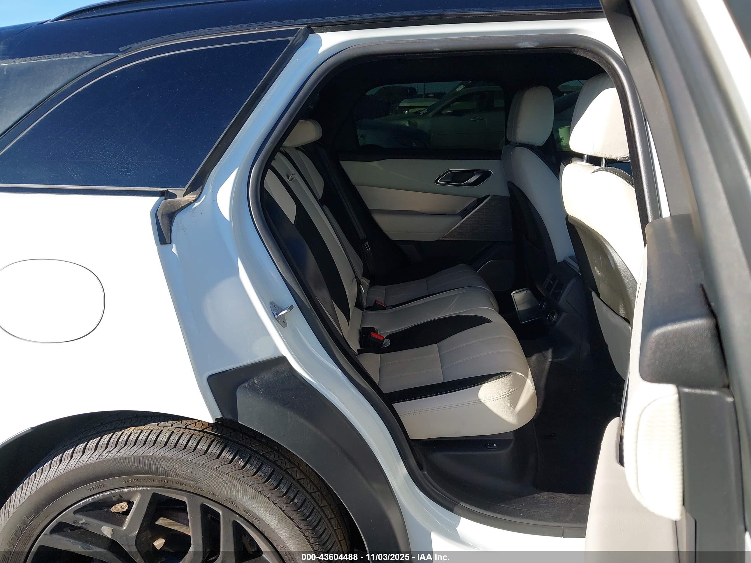LAND ROVER image 8