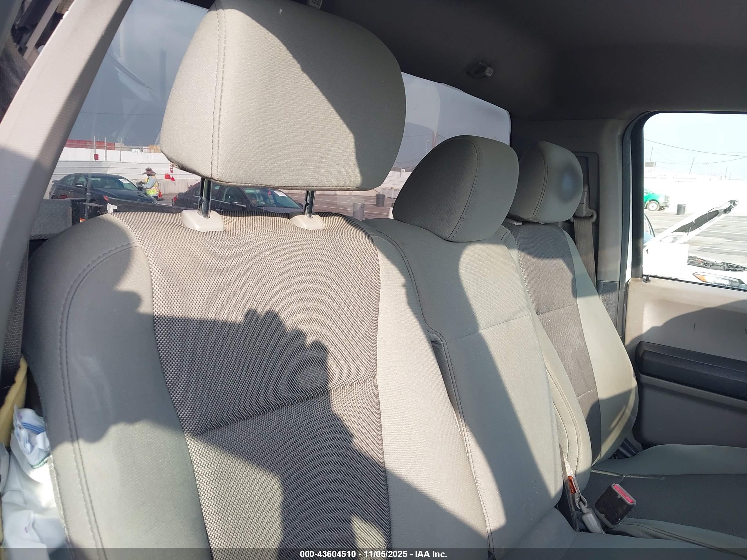 FORD F-150 image 8