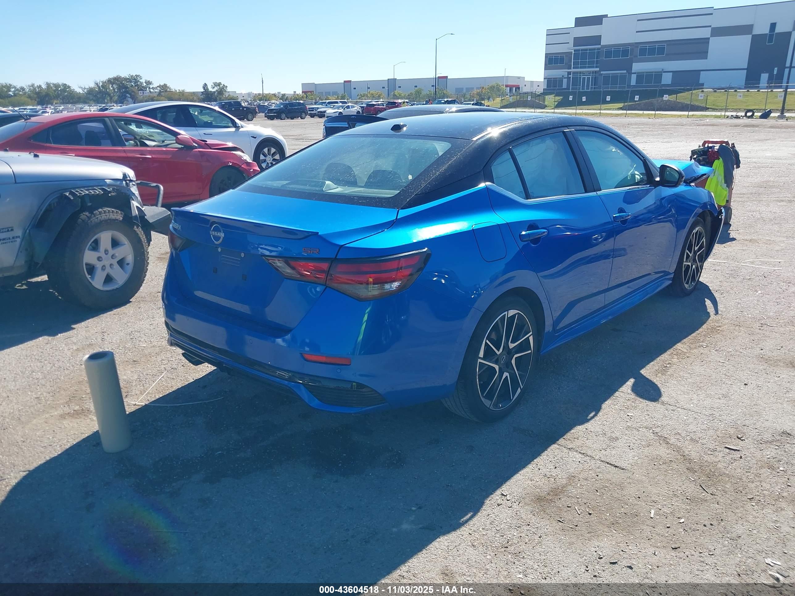 NISSAN SENTRA image 4