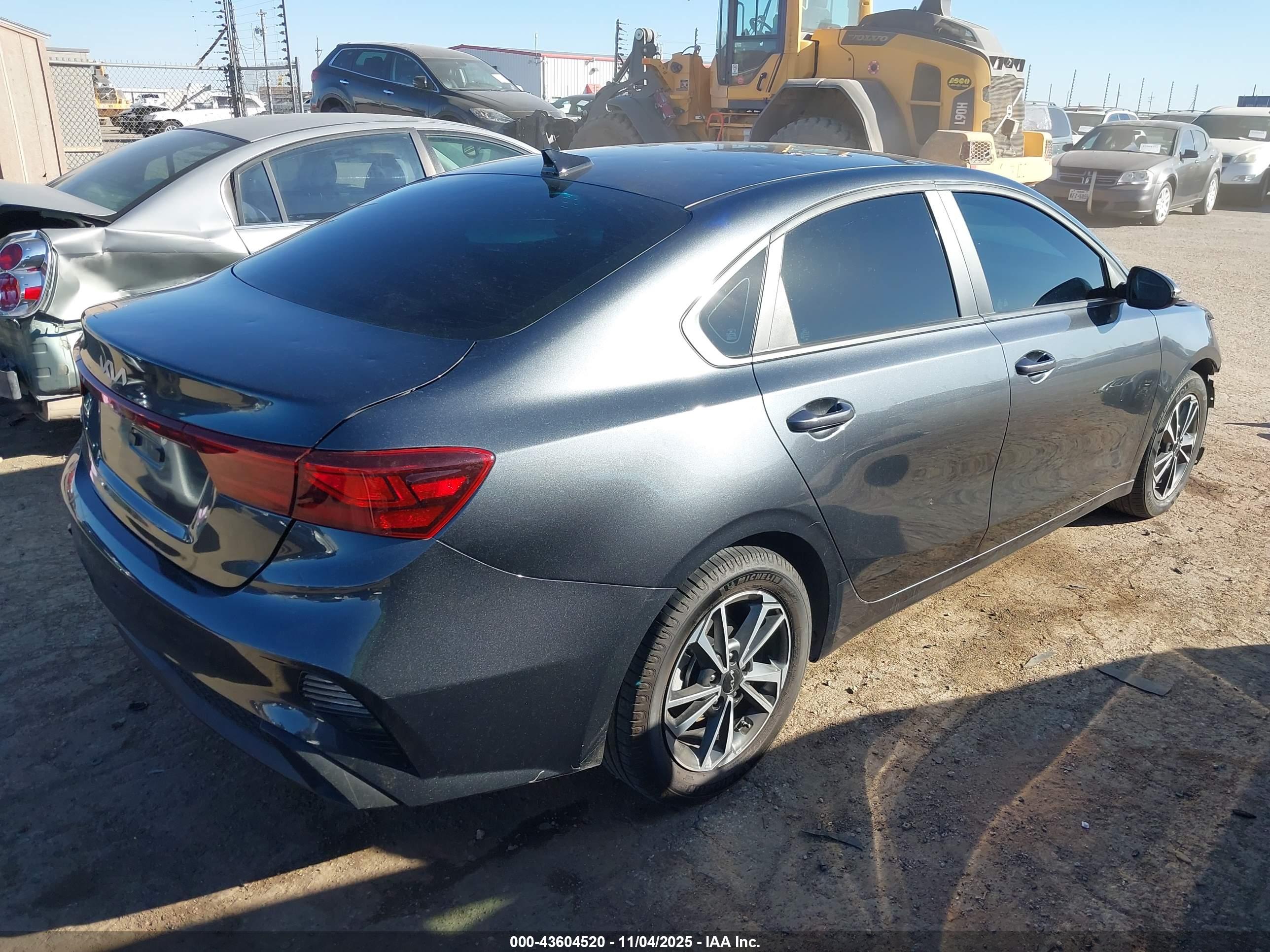 KIA FORTE image 4