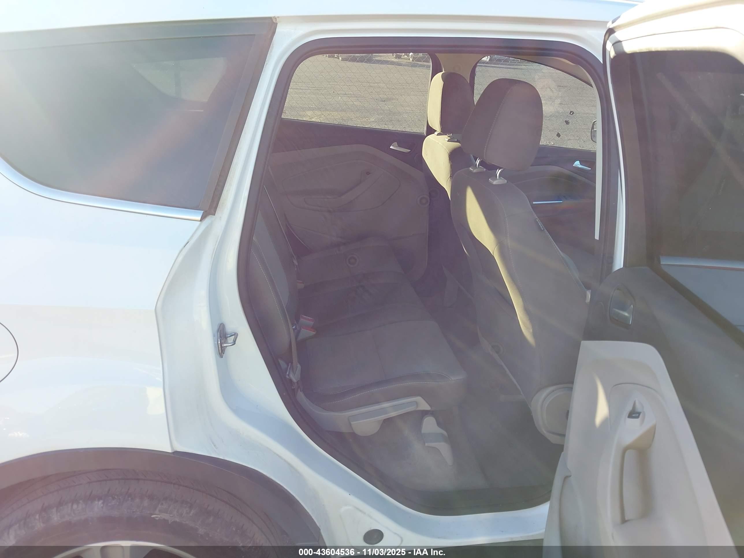 FORD ESCAPE image 8