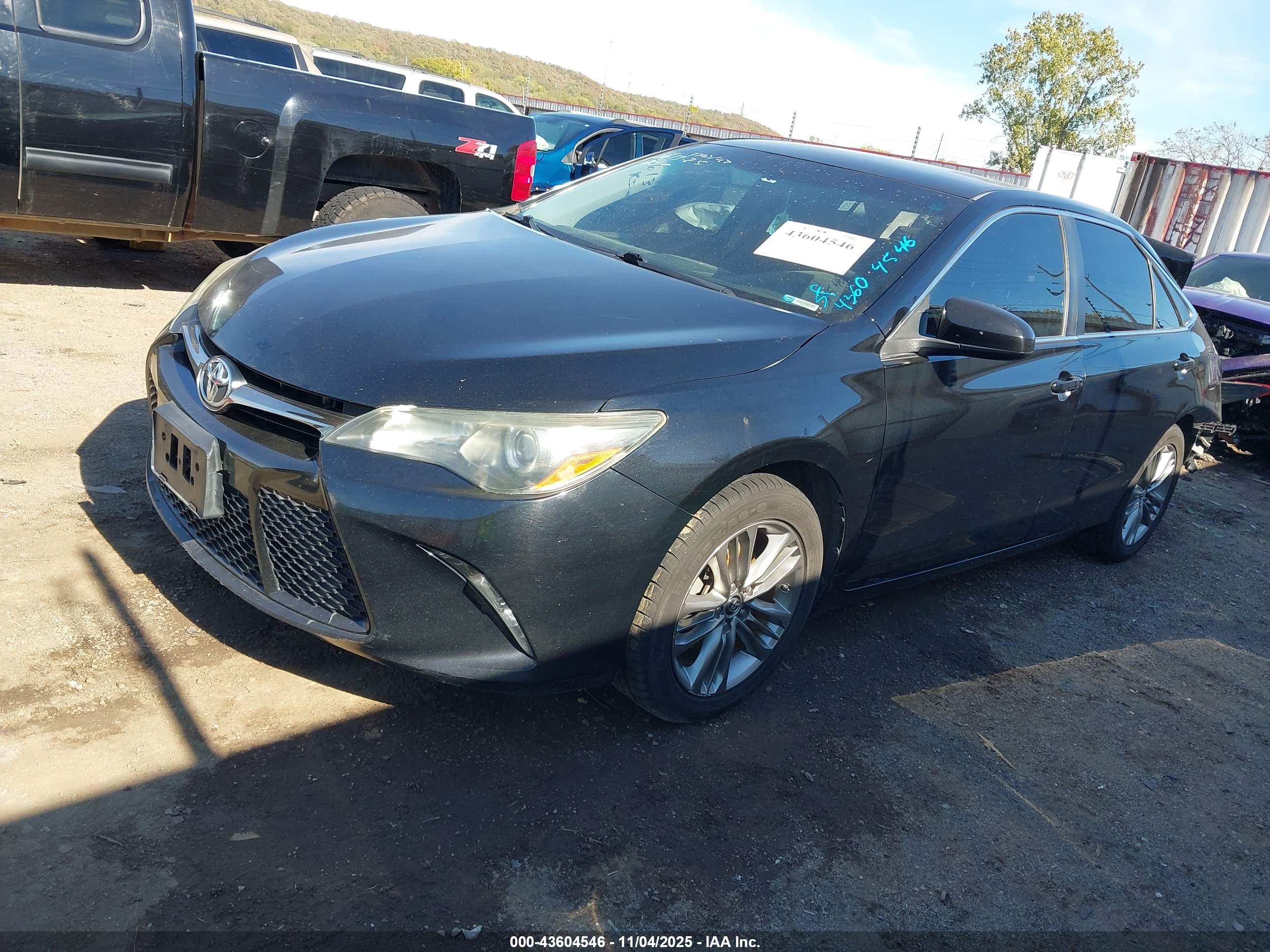 TOYOTA CAMRY image 2