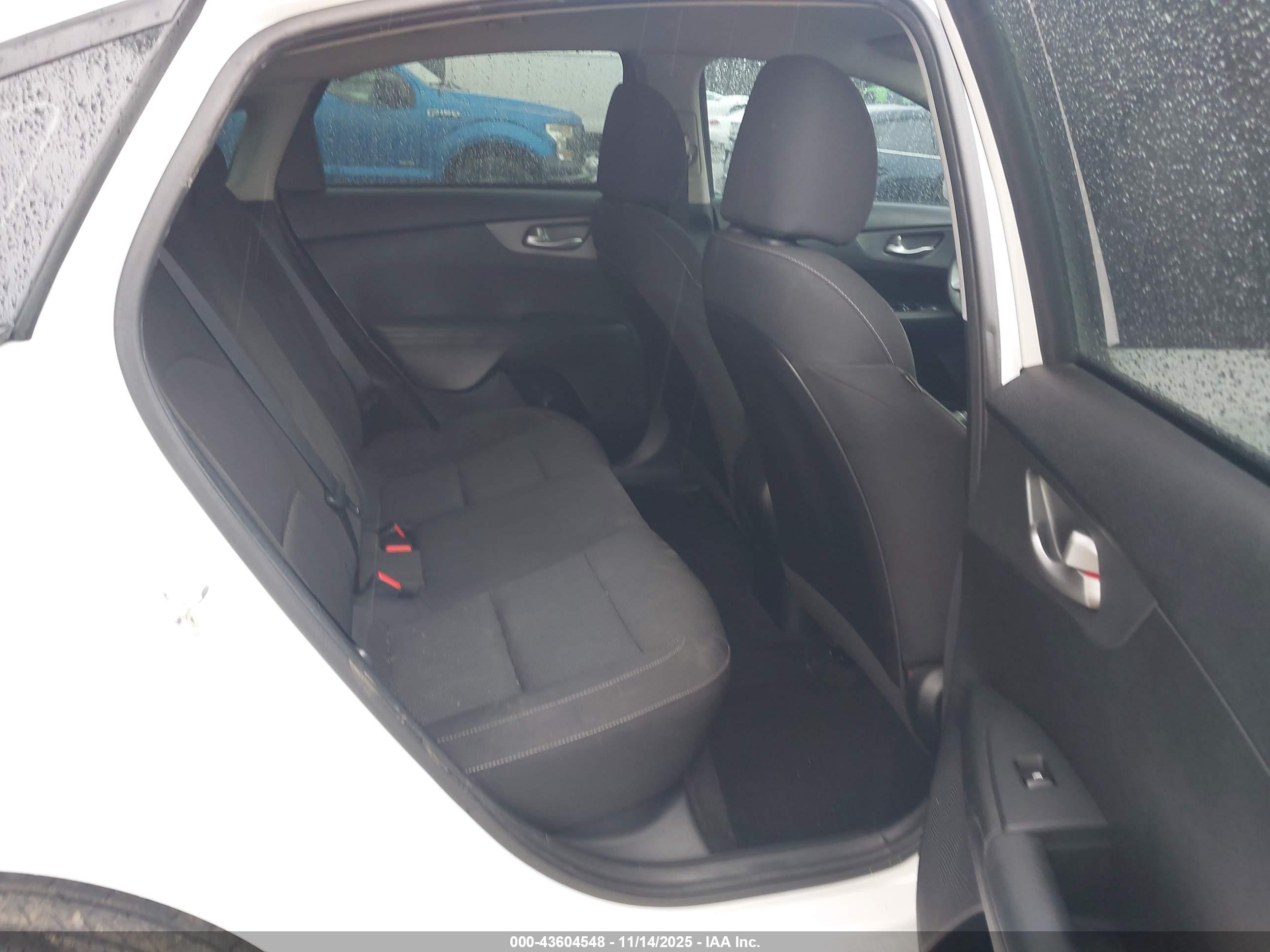 KIA FORTE image 8