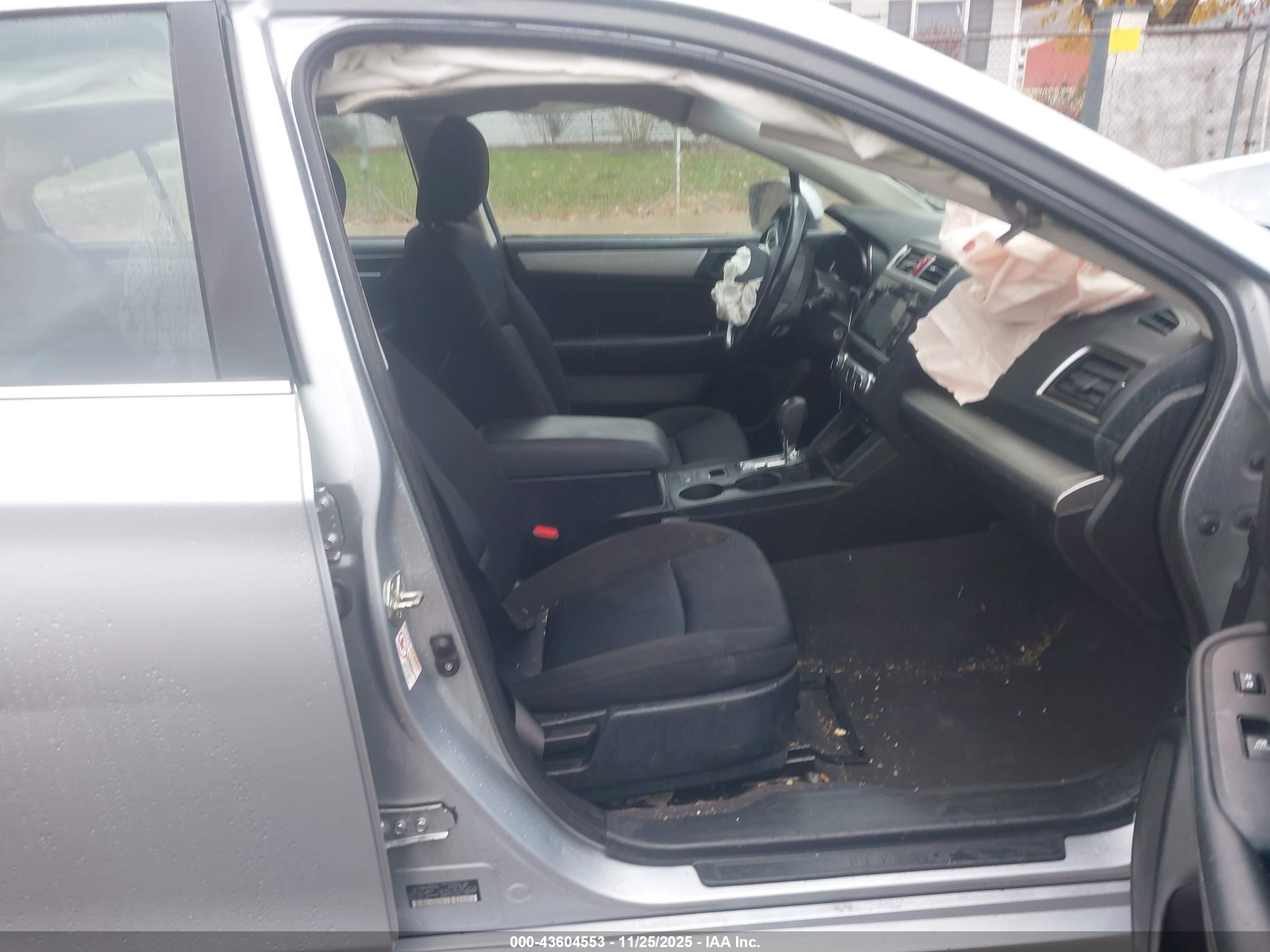 SUBARU LEGACY image 5
