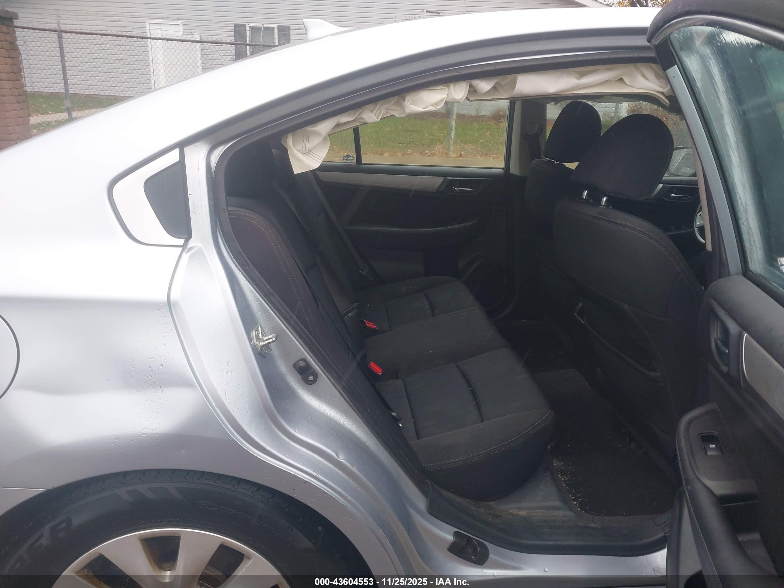 SUBARU LEGACY image 8