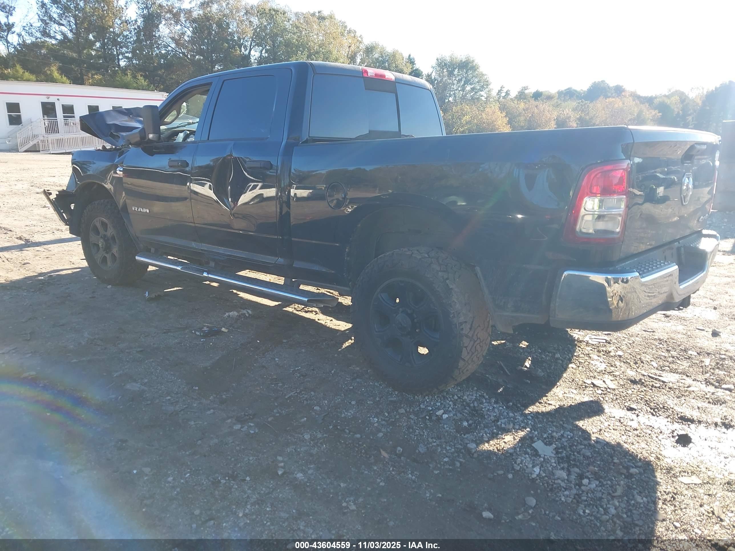 RAM 2500 image 3