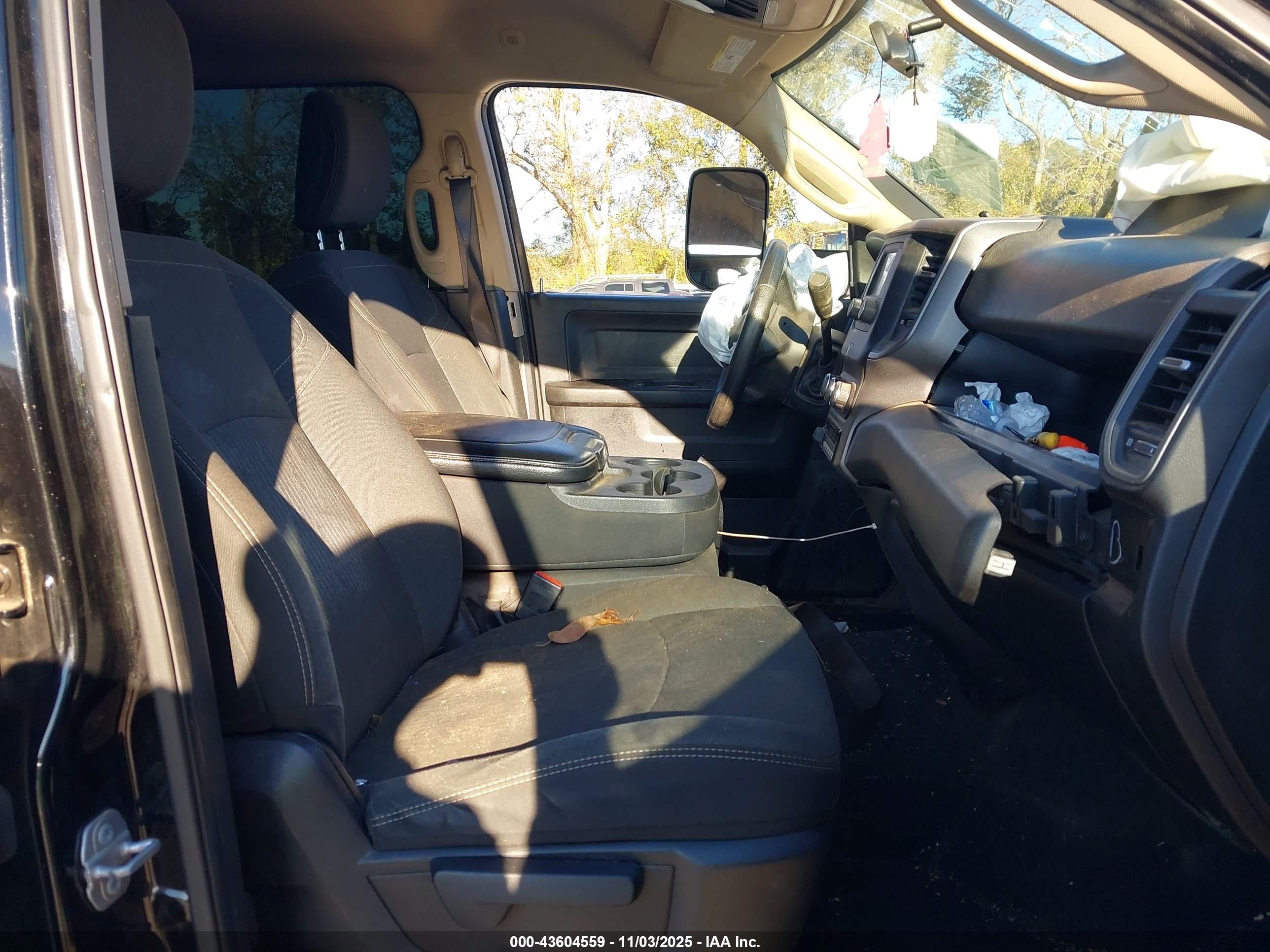 RAM 2500 image 5