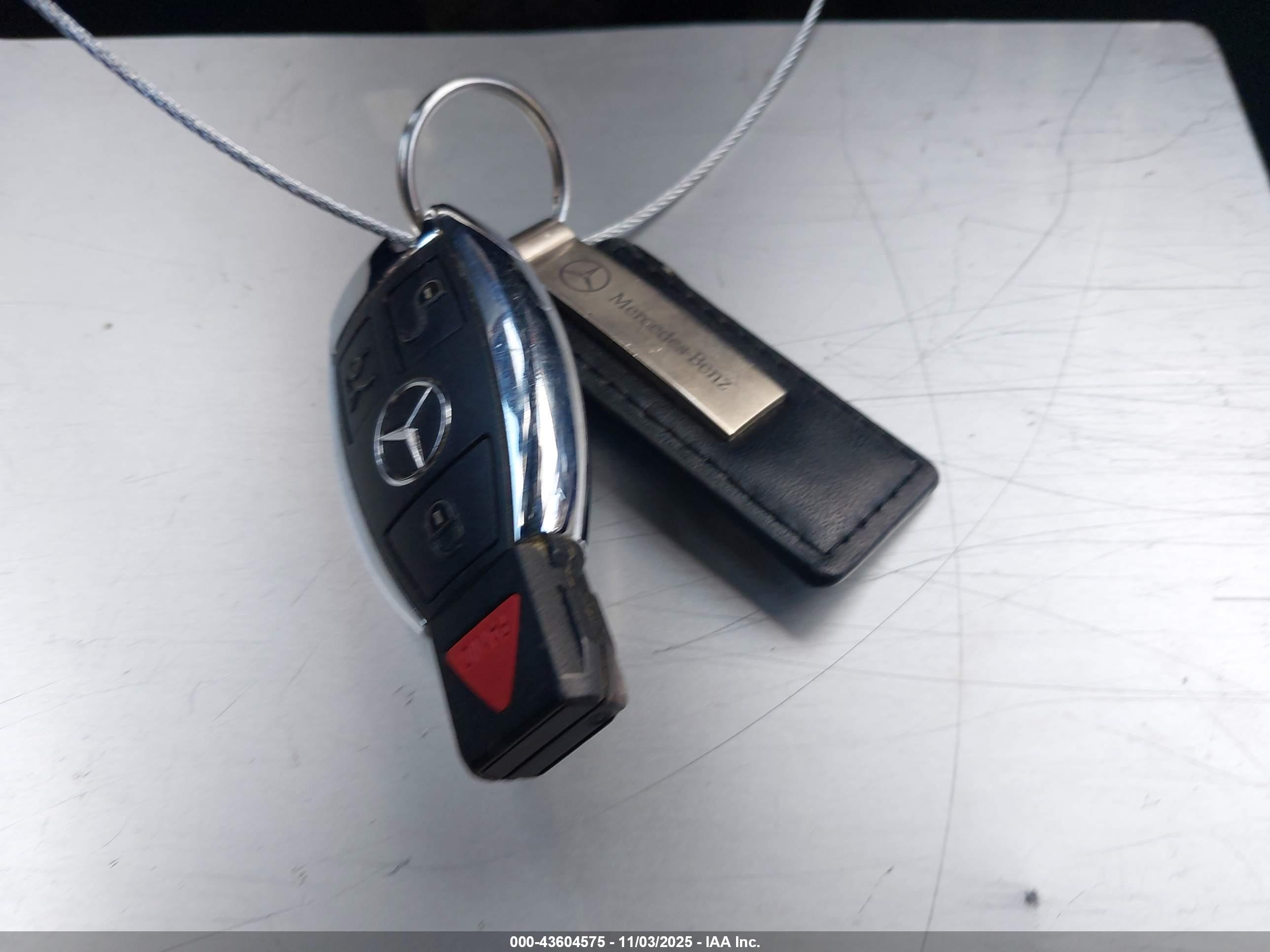 MERCEDES-BENZ E image 11