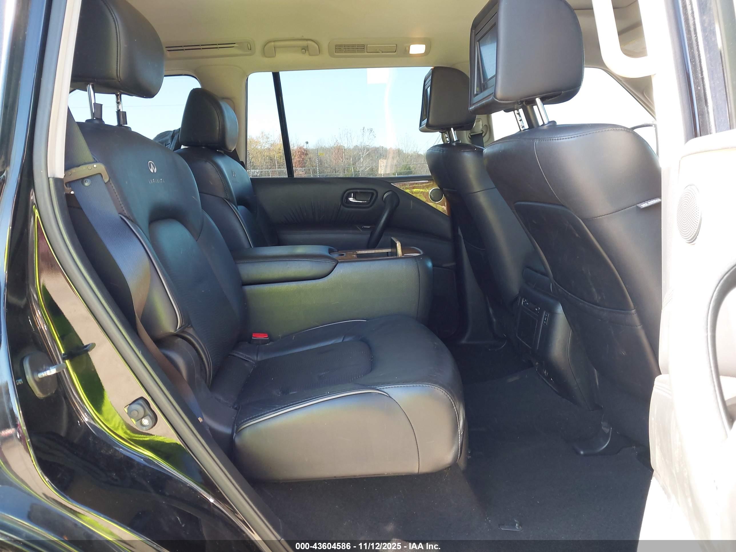 INFINITI QX80 image 8