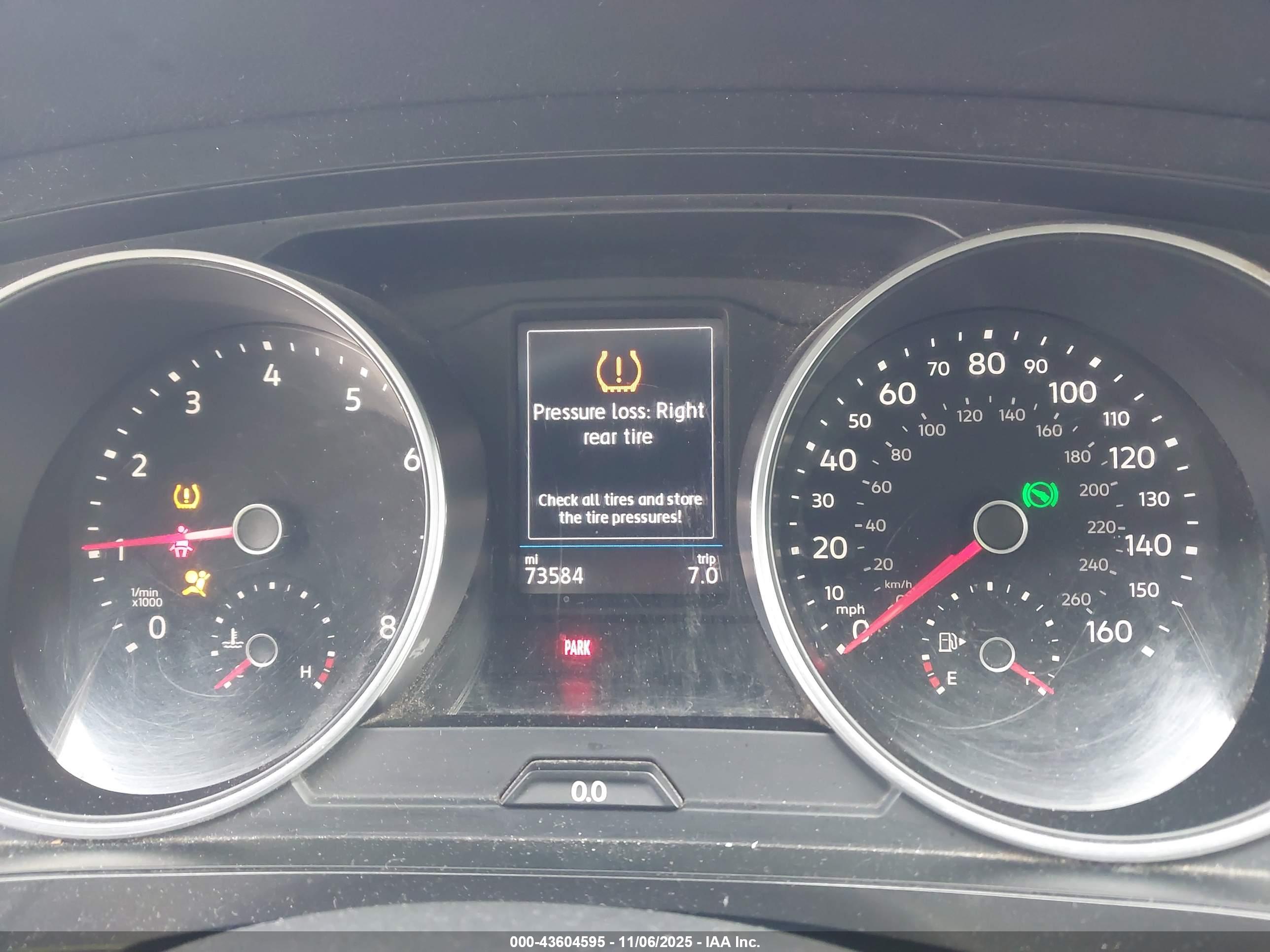 VOLKSWAGEN TIGUAN image 7