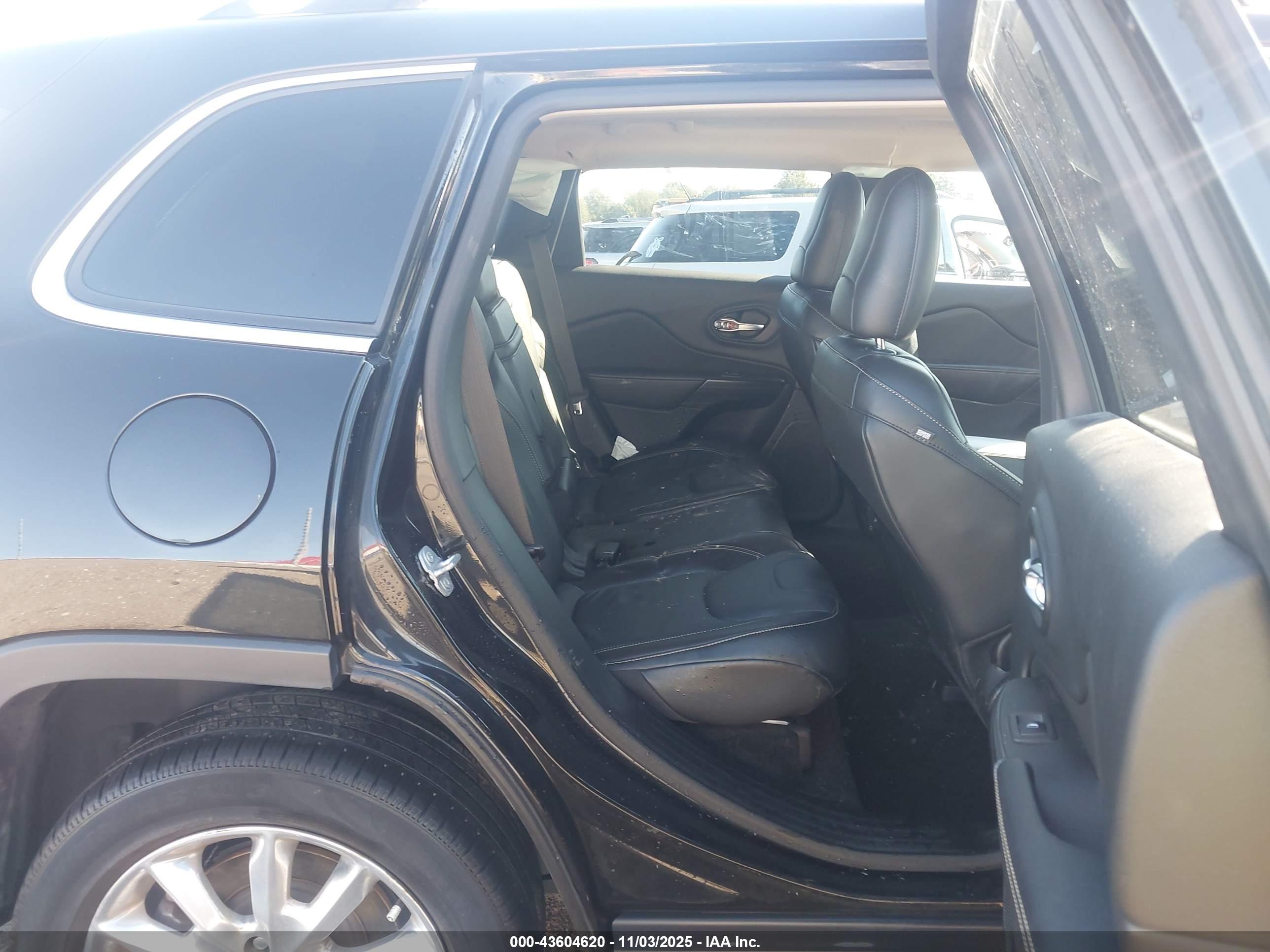 JEEP CHEROKEE image 8