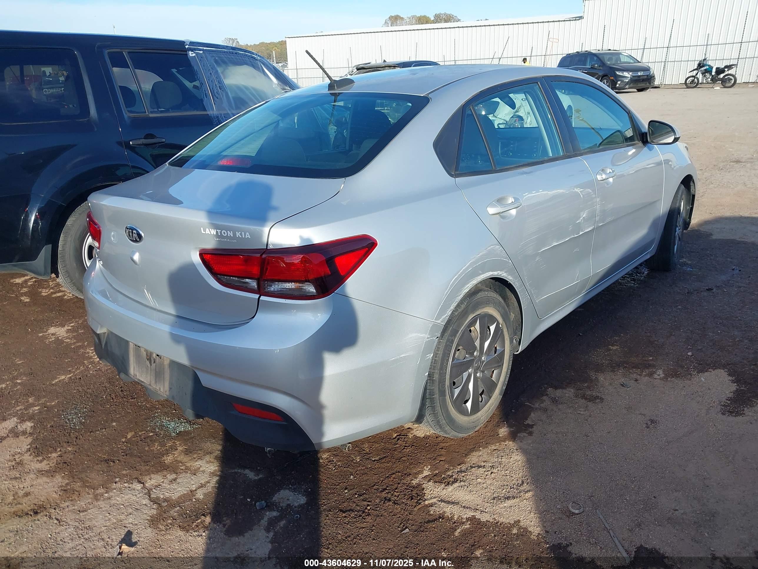 KIA RIO image 4