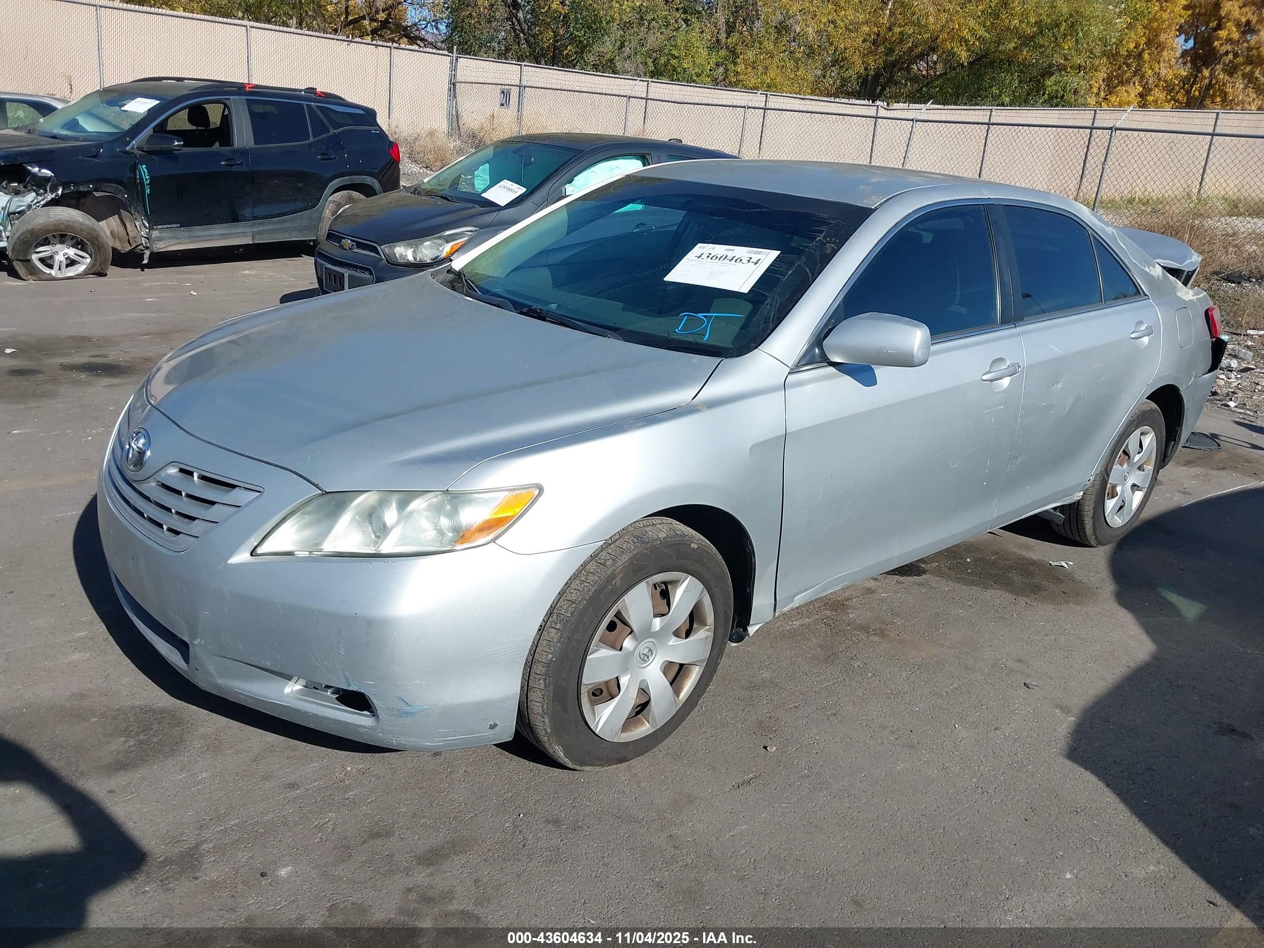 TOYOTA CAMRY image 2