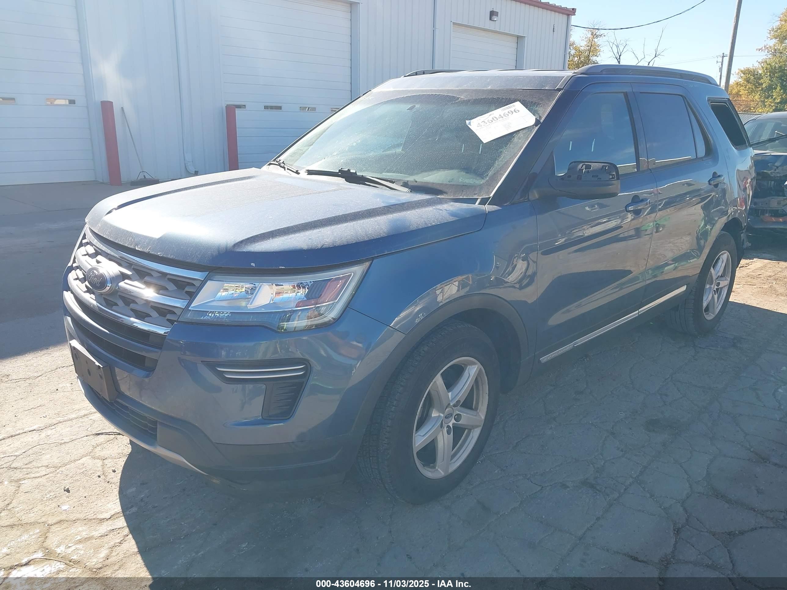 FORD EXPLORER image 2