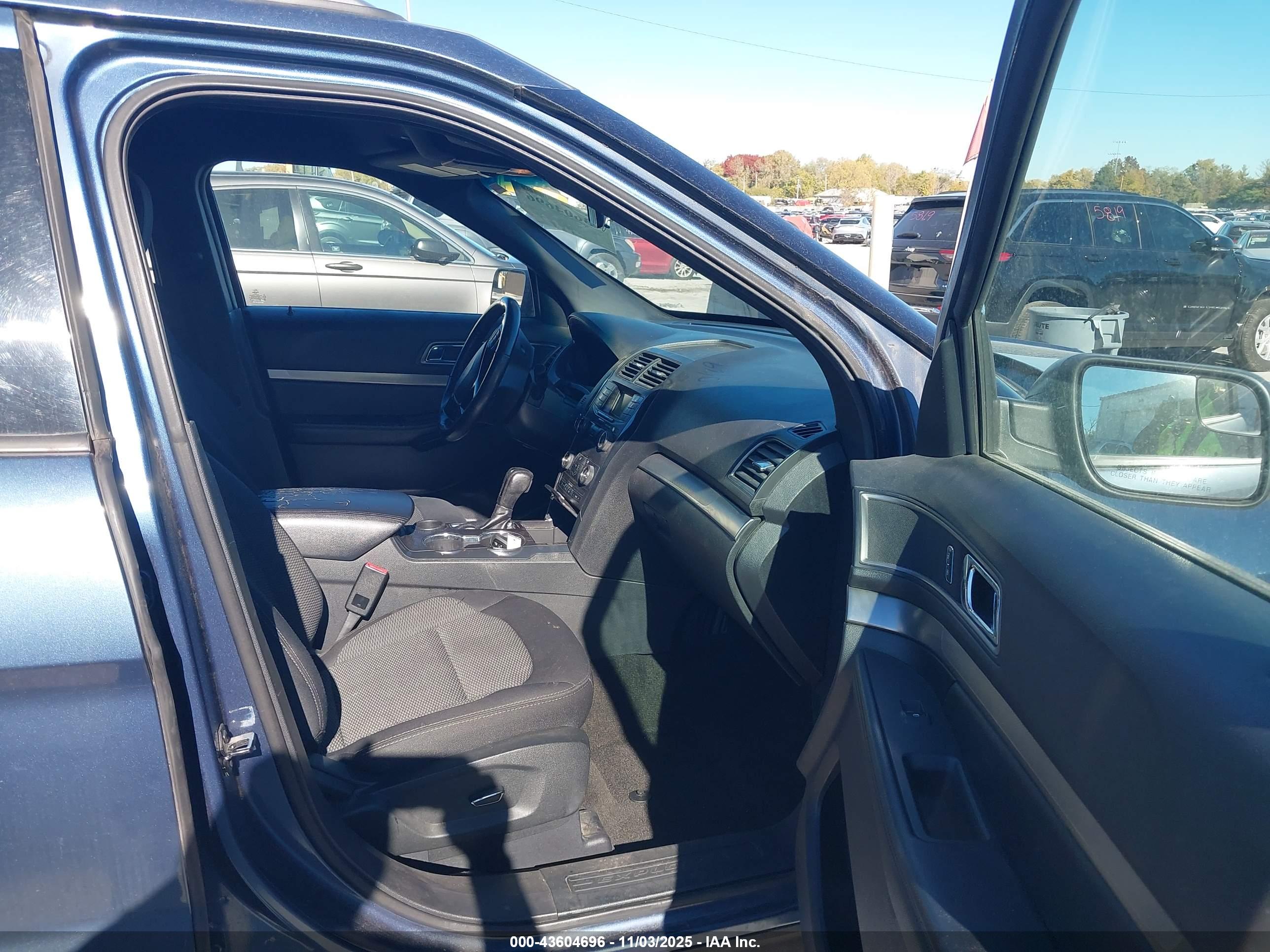 FORD EXPLORER image 5