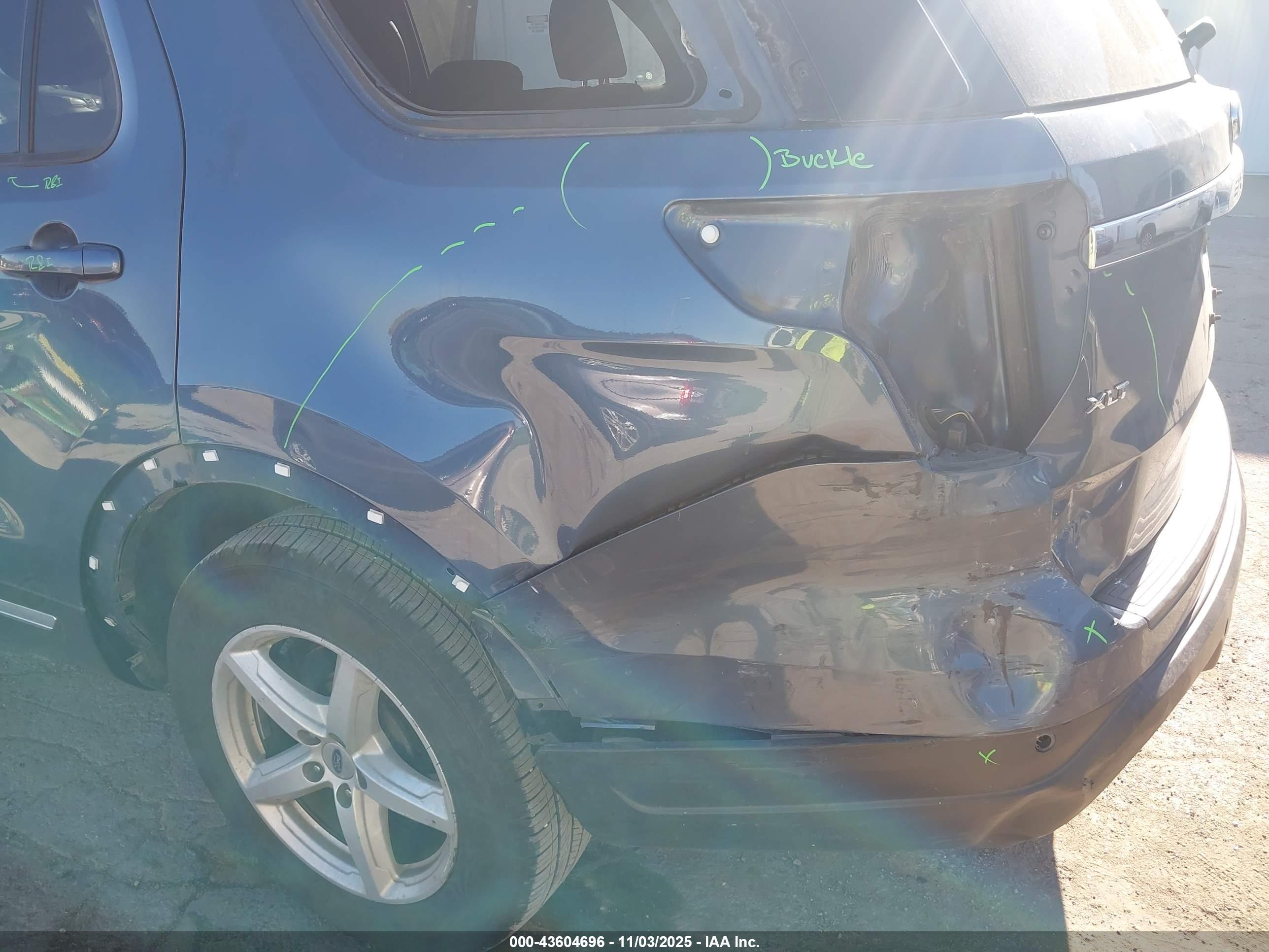 FORD EXPLORER image 6