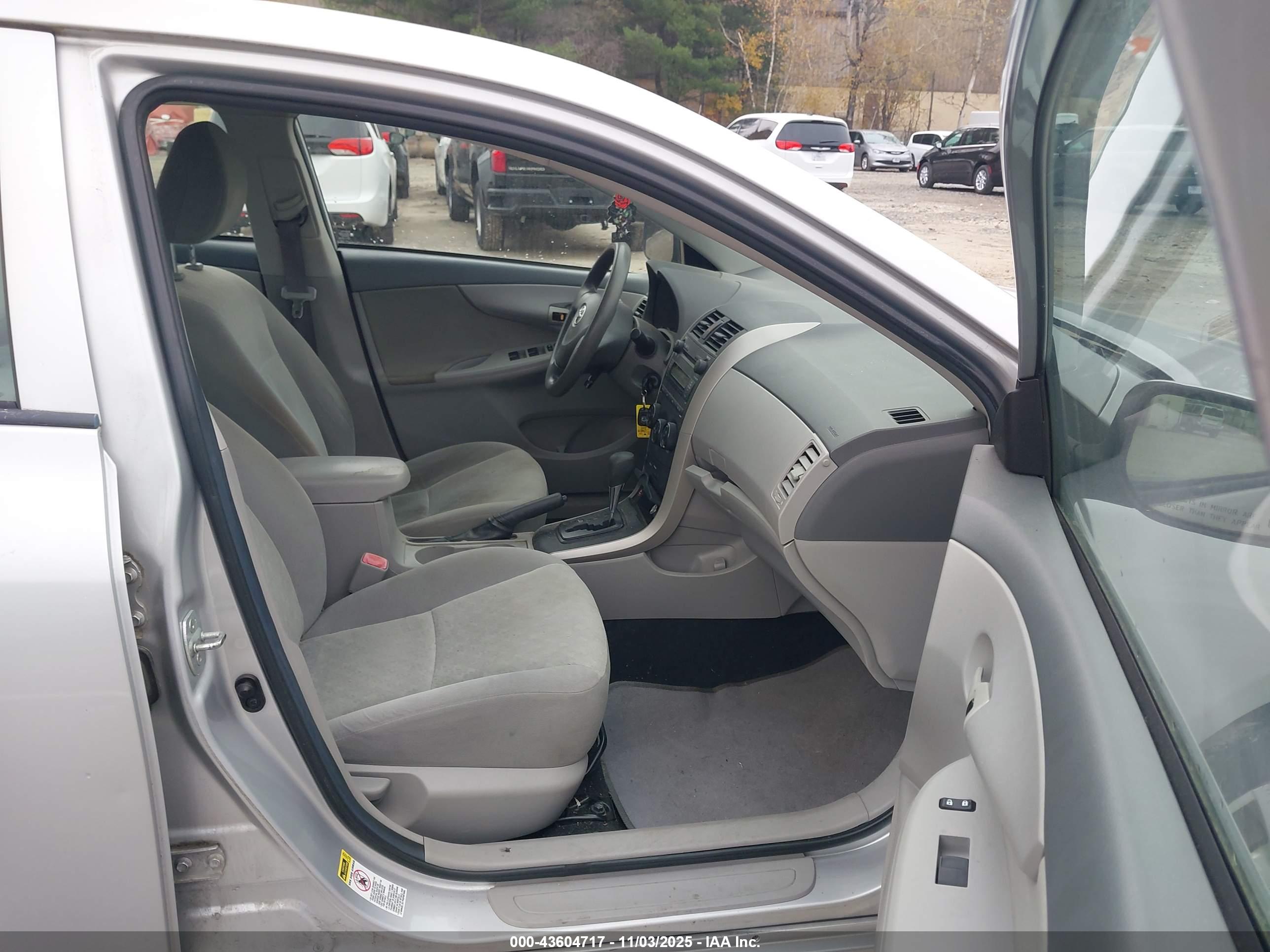 TOYOTA COROLLA image 5