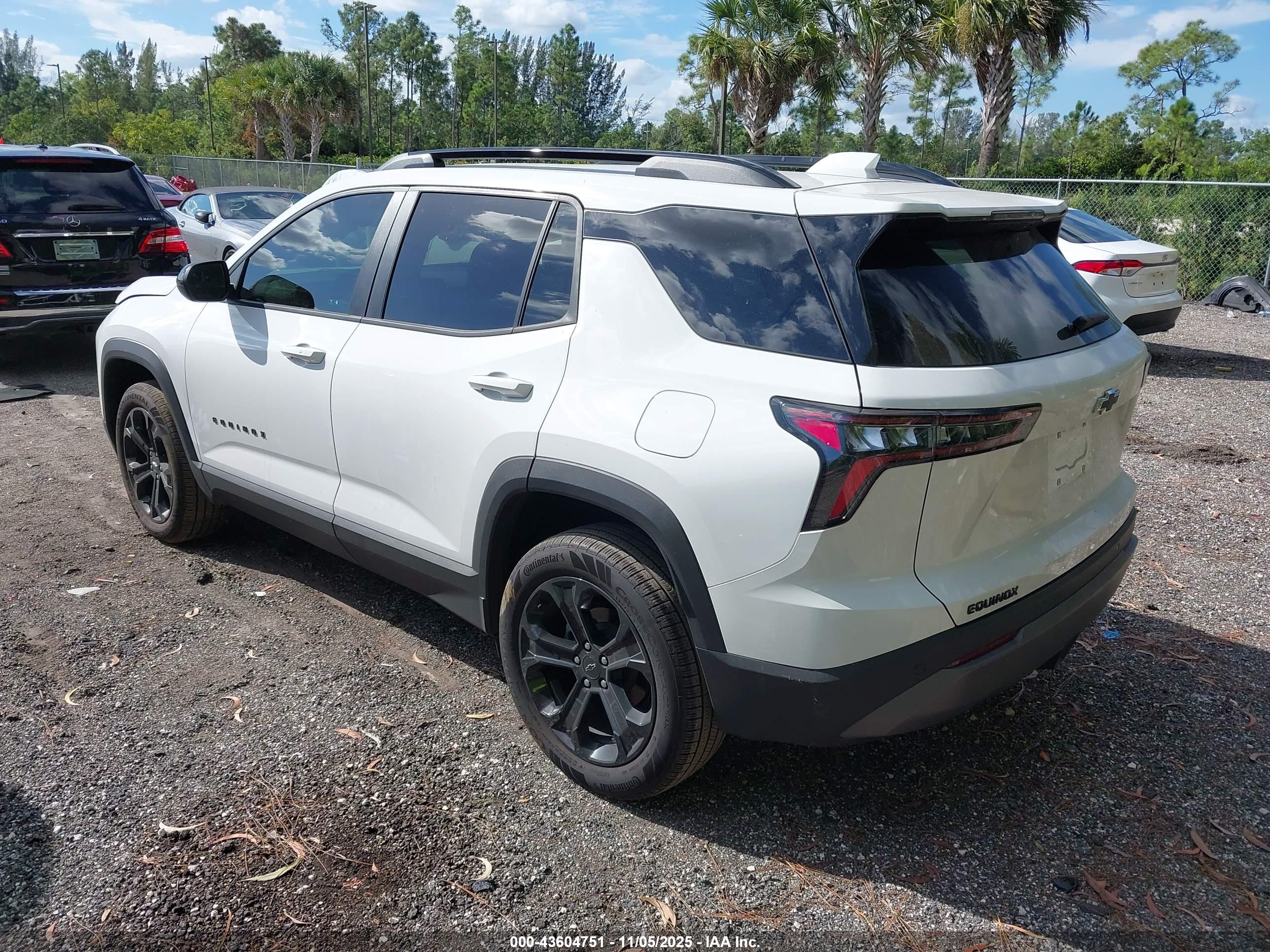 CHEVROLET EQUINOX image 3
