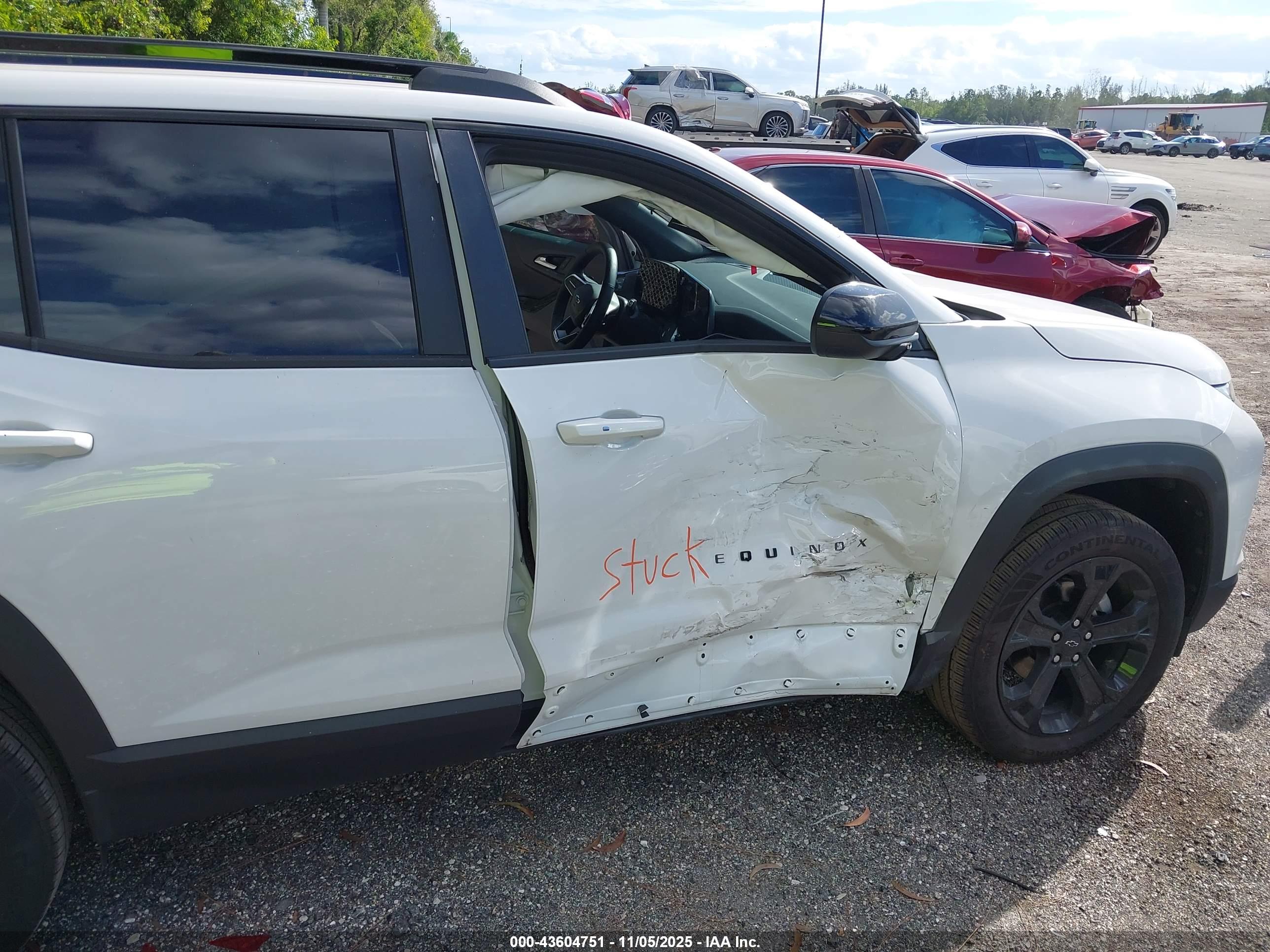 CHEVROLET EQUINOX image 6