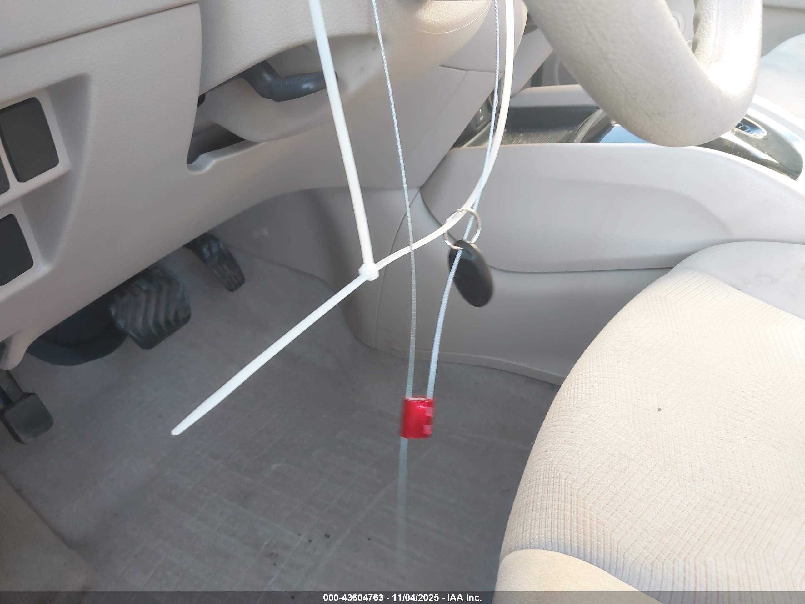 NISSAN ROGUE image 11