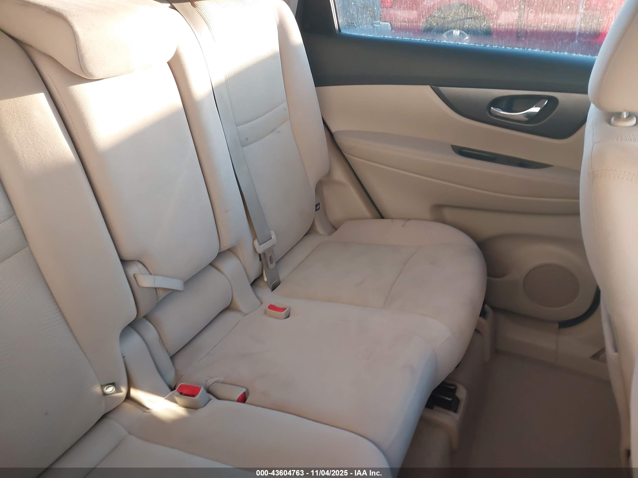 NISSAN ROGUE image 8