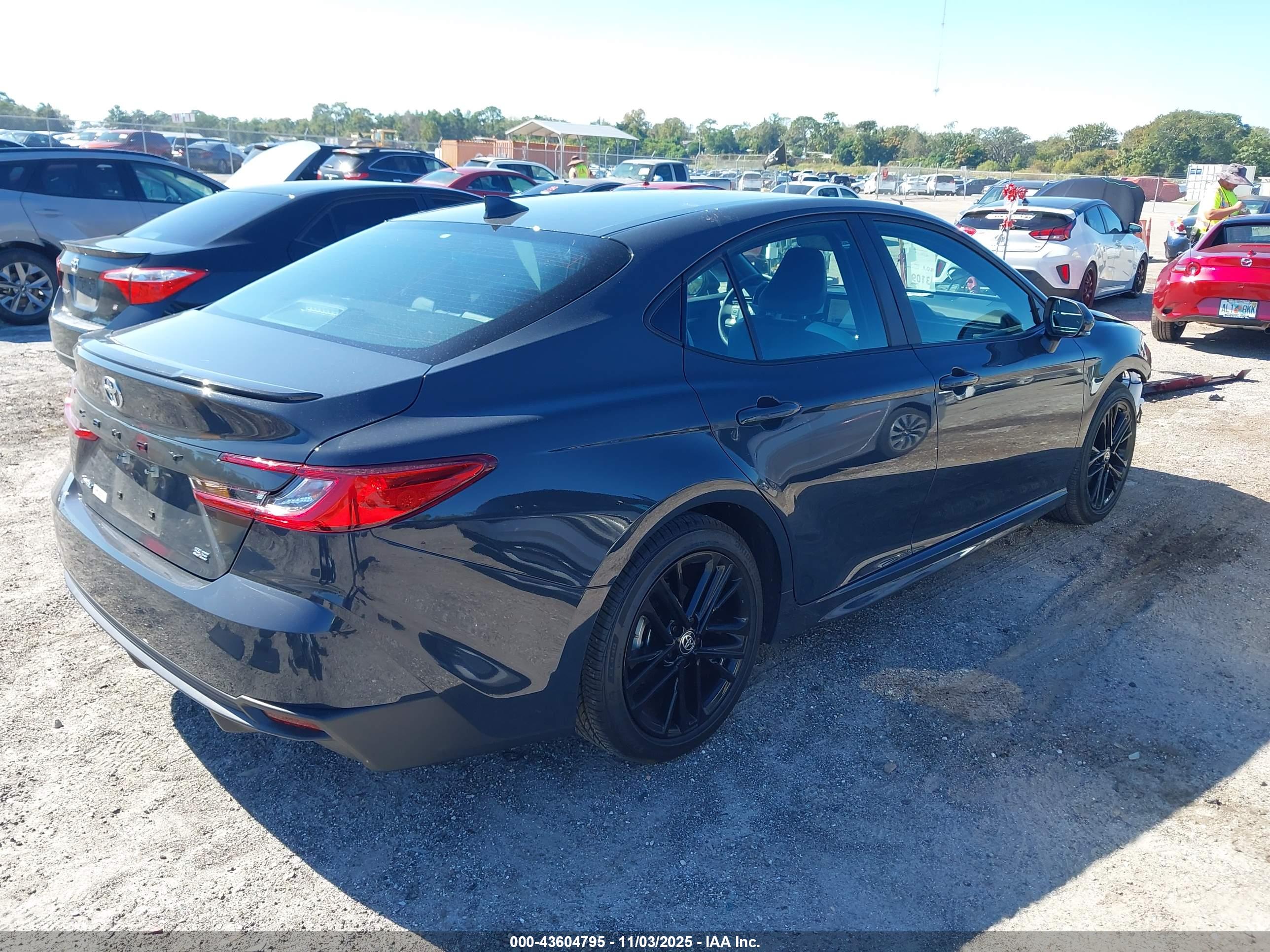 TOYOTA CAMRY image 4